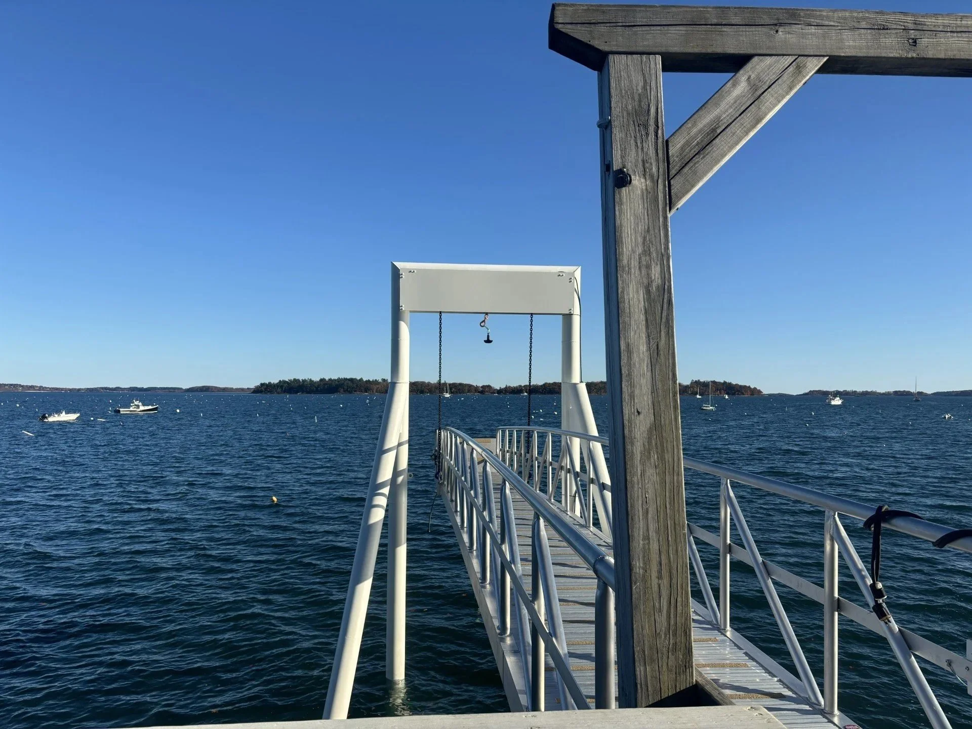 Portland Yacht Club - Gangway Lifting Gantry