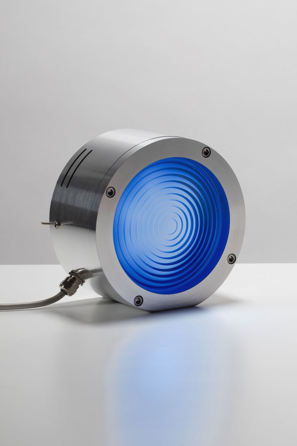 Benoit_Lalloz_SF-180_Table-lamp-blue_1-web.jpg