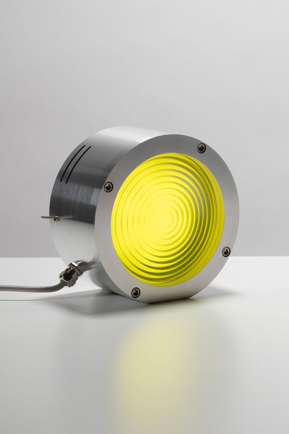 Benoit_Lalloz_SF-180_Table-lamp-yellow_1-web.jpg
