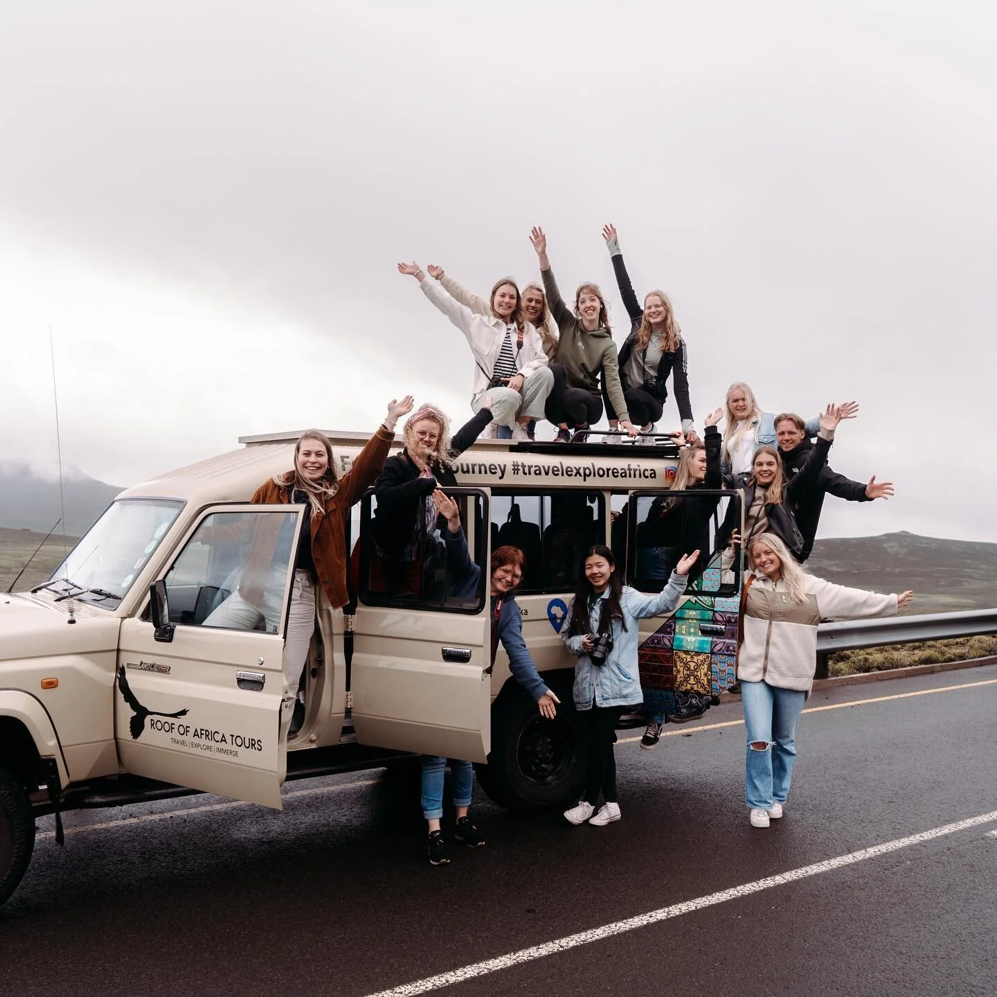From strangers to best friends 🫶🏼 de groepsreis zit er inmiddels op, maar wat hebben we genoten met elkaar van dit avontuur. En ook vooral van elkaar. We leerde elkaar kennen als onbekenden, maar zijn terug gekomen als vrienden. Wat een ervaring me