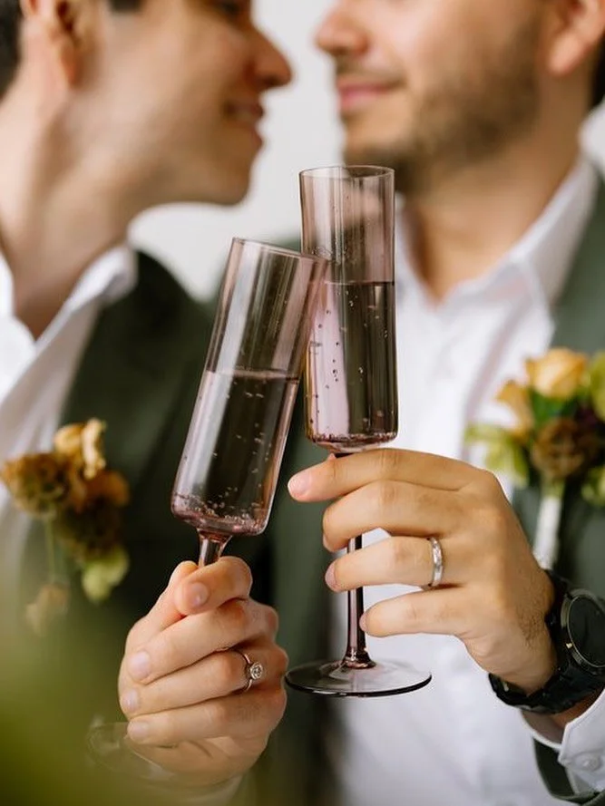 Still obsessed with the results from @courtmarieimaging wedding photography workshop at our studio! 

Couple @jerrychimal @raphaelpuente 
Suit @rw_co 
Rentals @heynayos 
Boutonni&egrave;re @dynastyeventsandflorals 
Rings @shopvenvs 

📍213 Sterling R
