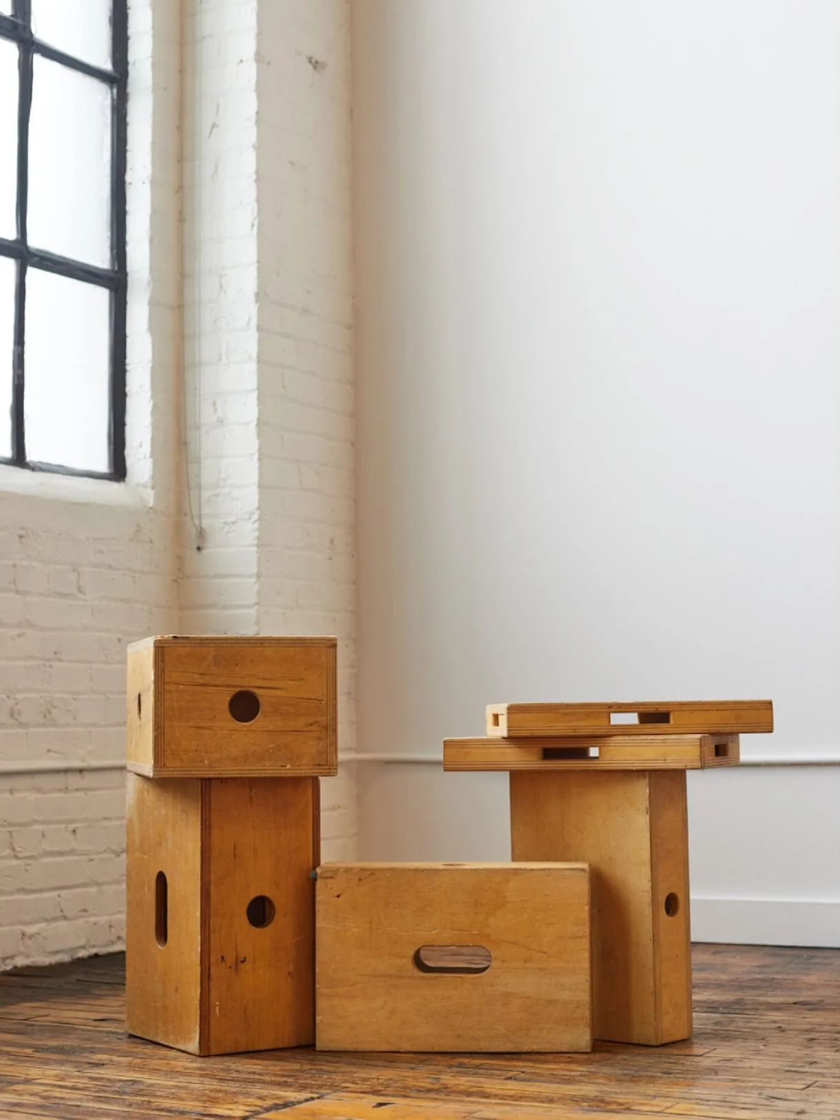 Did you know that @lansdownelofts does equipment rentals? 

Visit our website to learn about our 
&bull; Lighting &amp; Camera
&bull; Grip &amp; Electric 
&bull; Seamless Backdrop
&bull; Props &amp; Furniture 
 &amp; Event rentals! 

Affordable equip