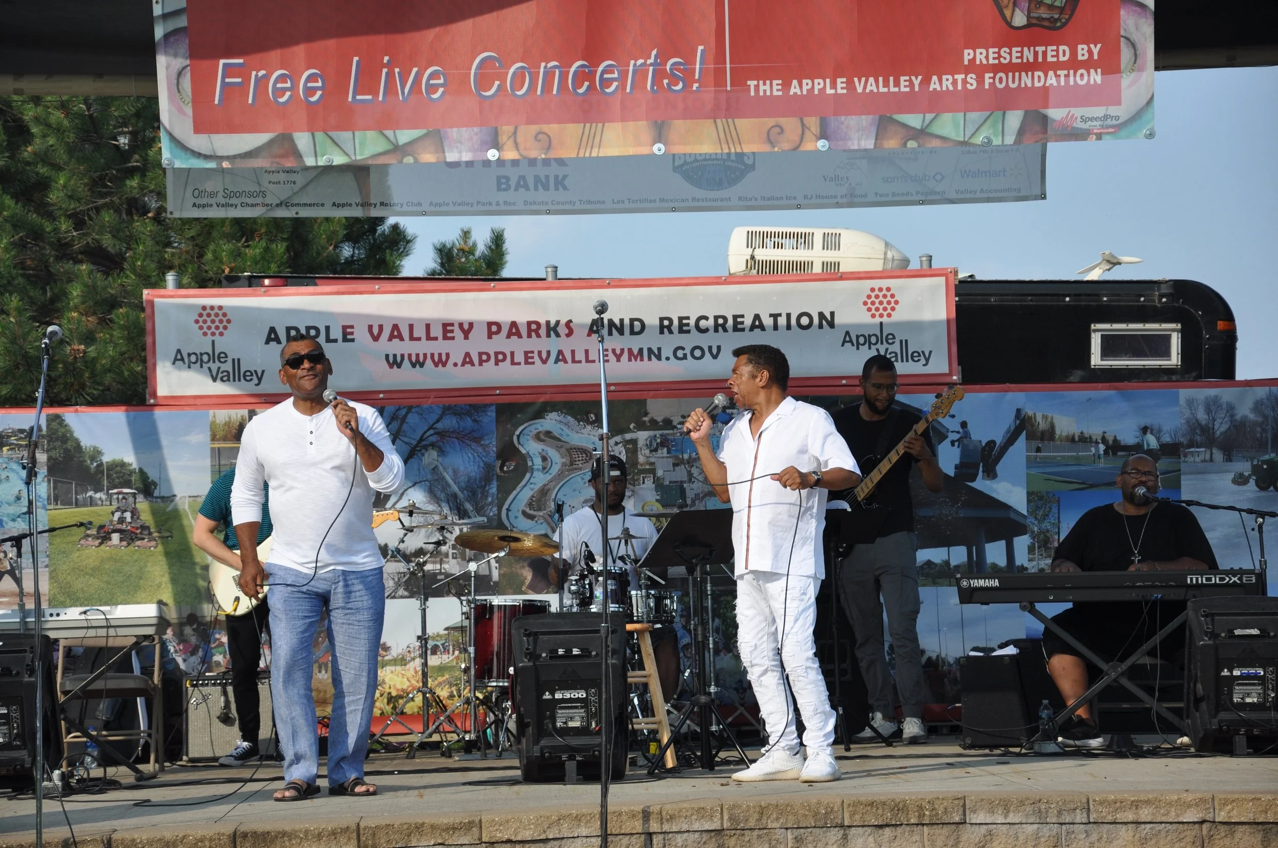 Mill City Singers rehearsal with JD and Fred Steele