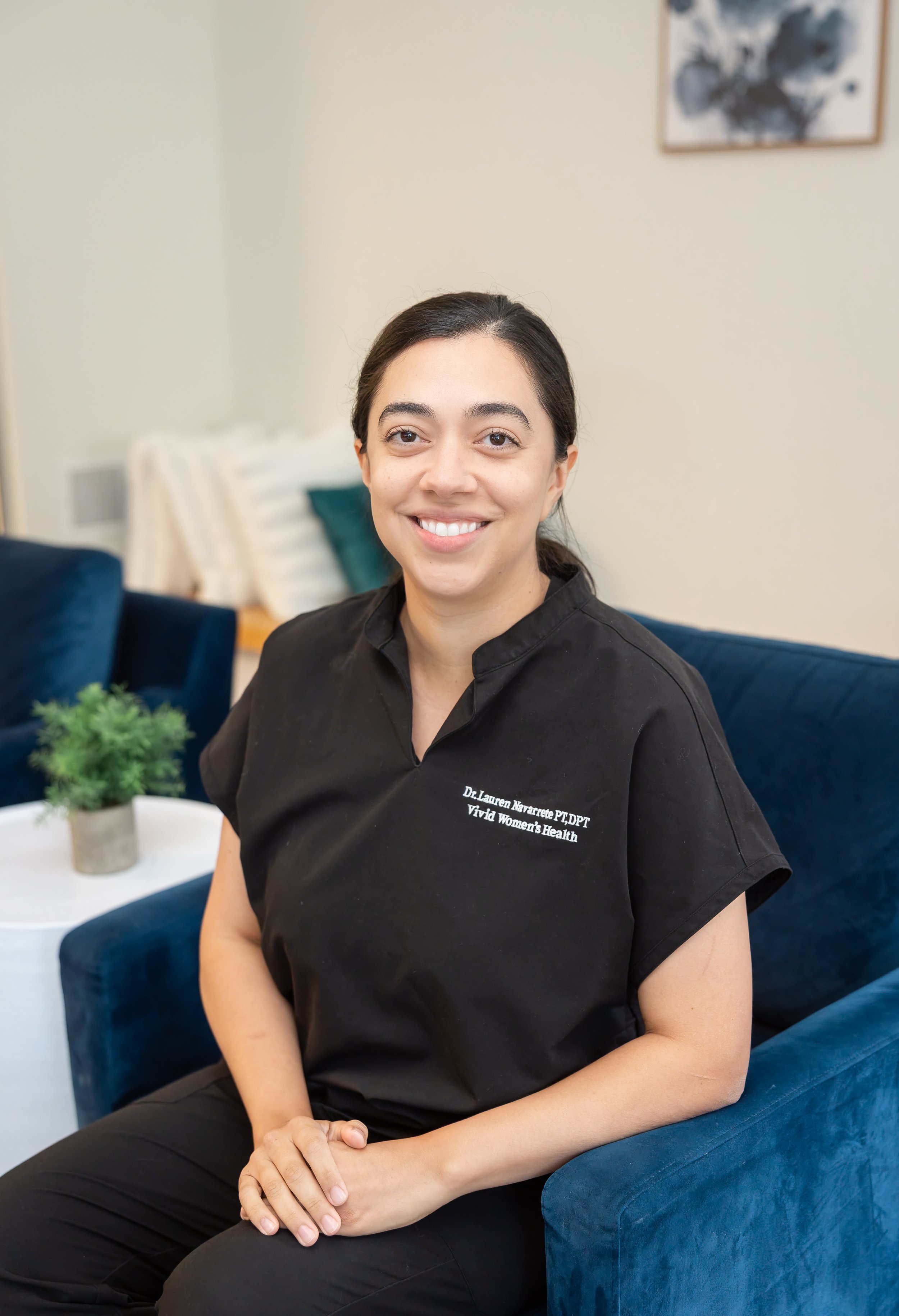 A photo of Dr. Lauren Navarrete DPT and pelvic floor PT at Vivid Women's Health Pelvic PT in Newtown, PA