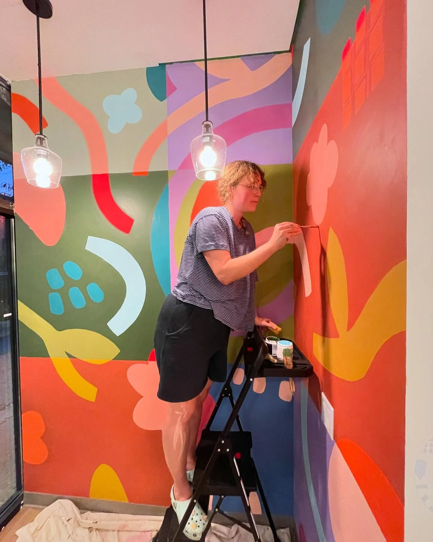 MURAL PROCESS❤️🧡💛💚🩵💜

New mural complete at @artnotshame &lsquo;s new space in Downtown Guelph at 119 Wyndham Street N, Guelph. So much love and care went into this process and I loved capturing little moments✨

Mural designed by the wonderfully