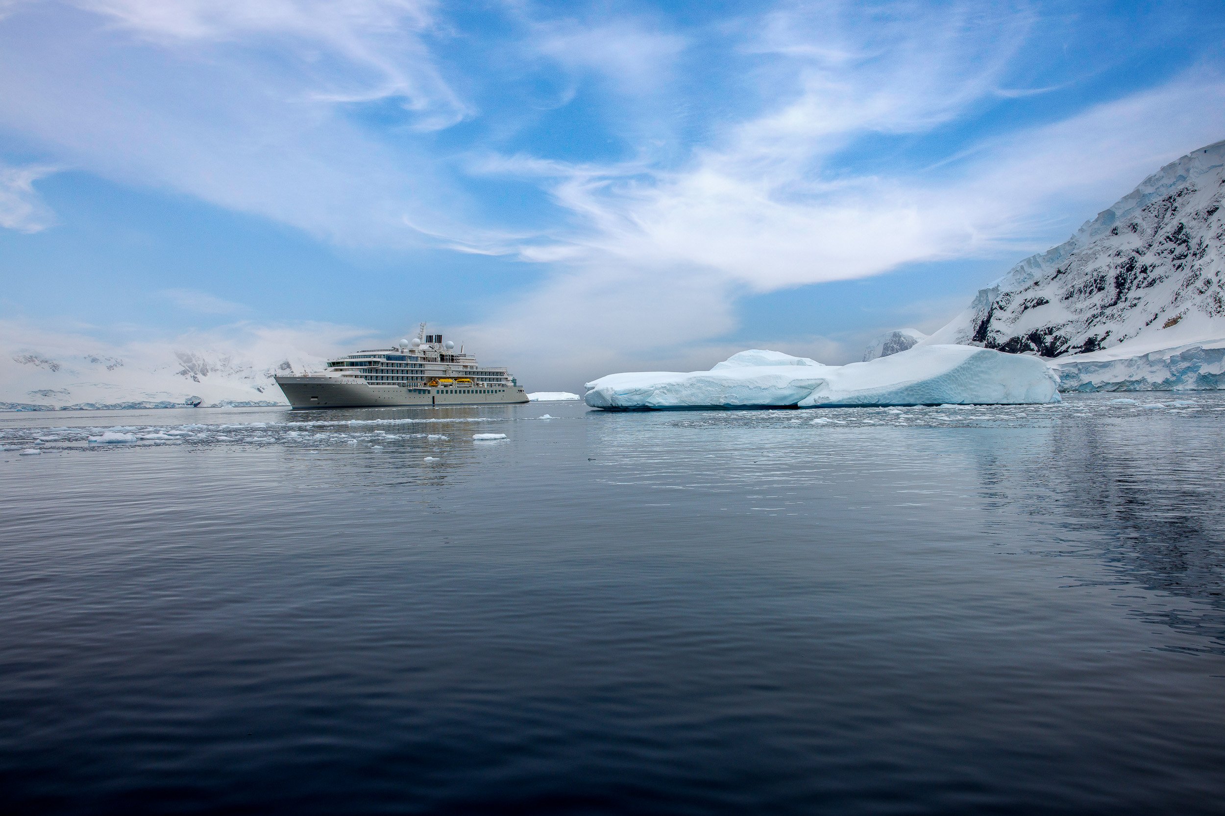 craft-travel-silver-sea-endeavor-09.jpg