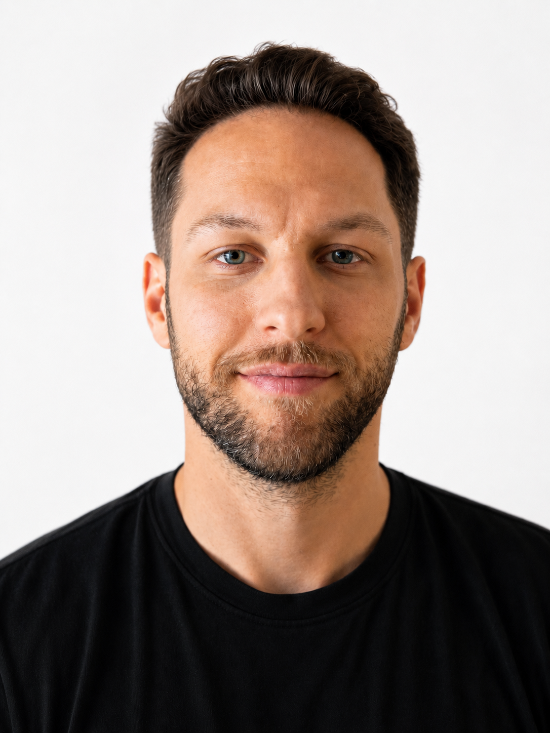  Kyle Peters  Founder,   Roadtrip Ventures & Harvest