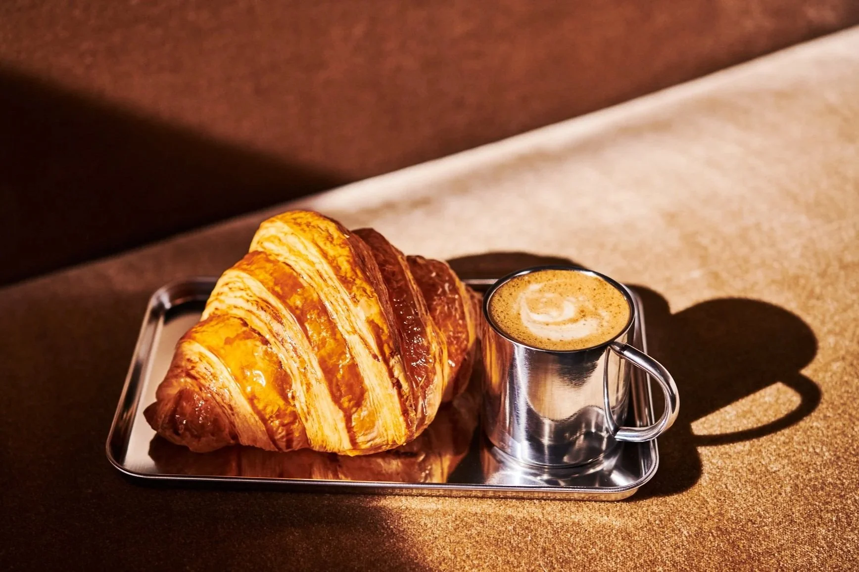 Couch_croissant_20276.jpg
