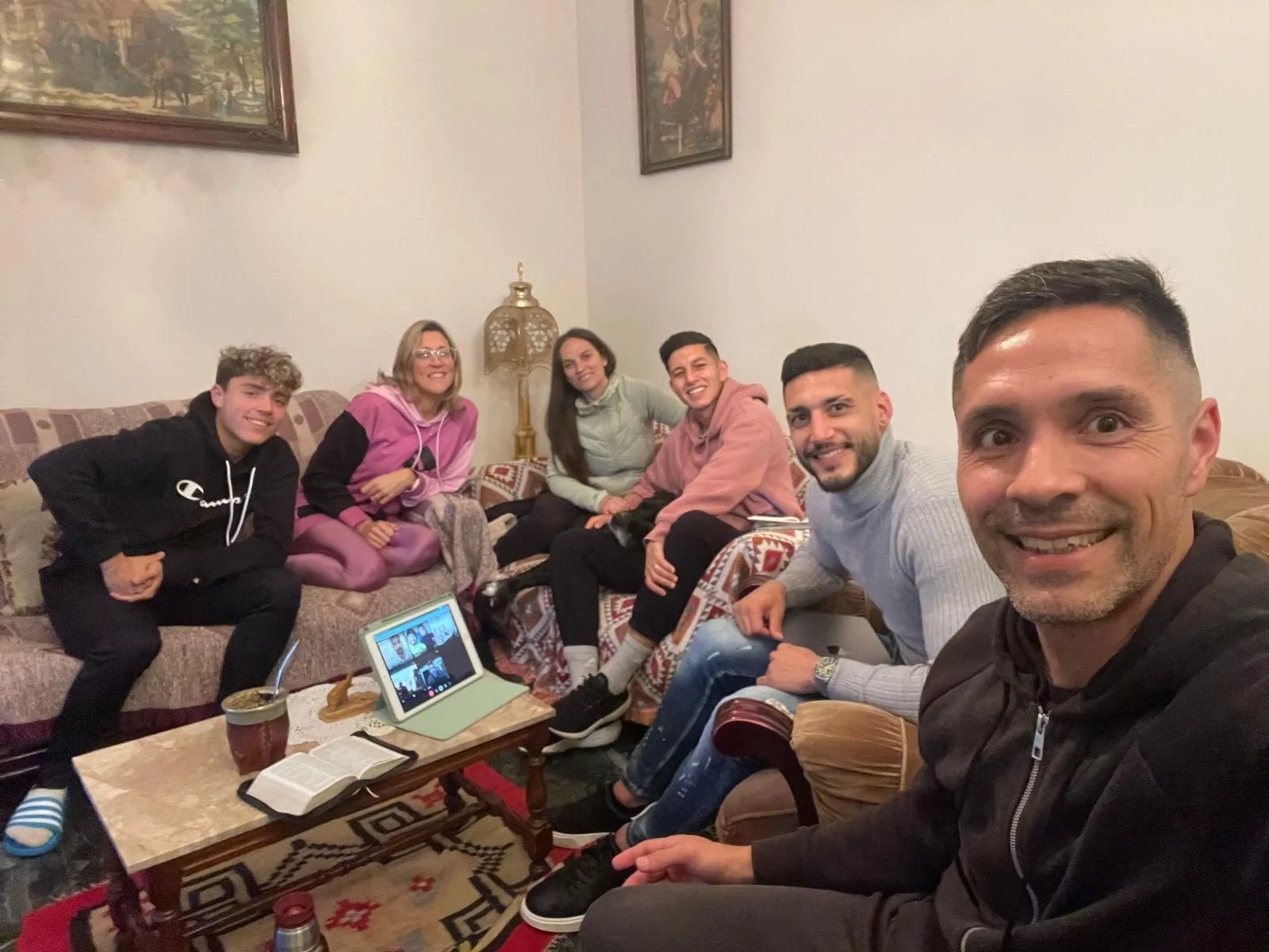 Casa iglesia grecia.jpeg