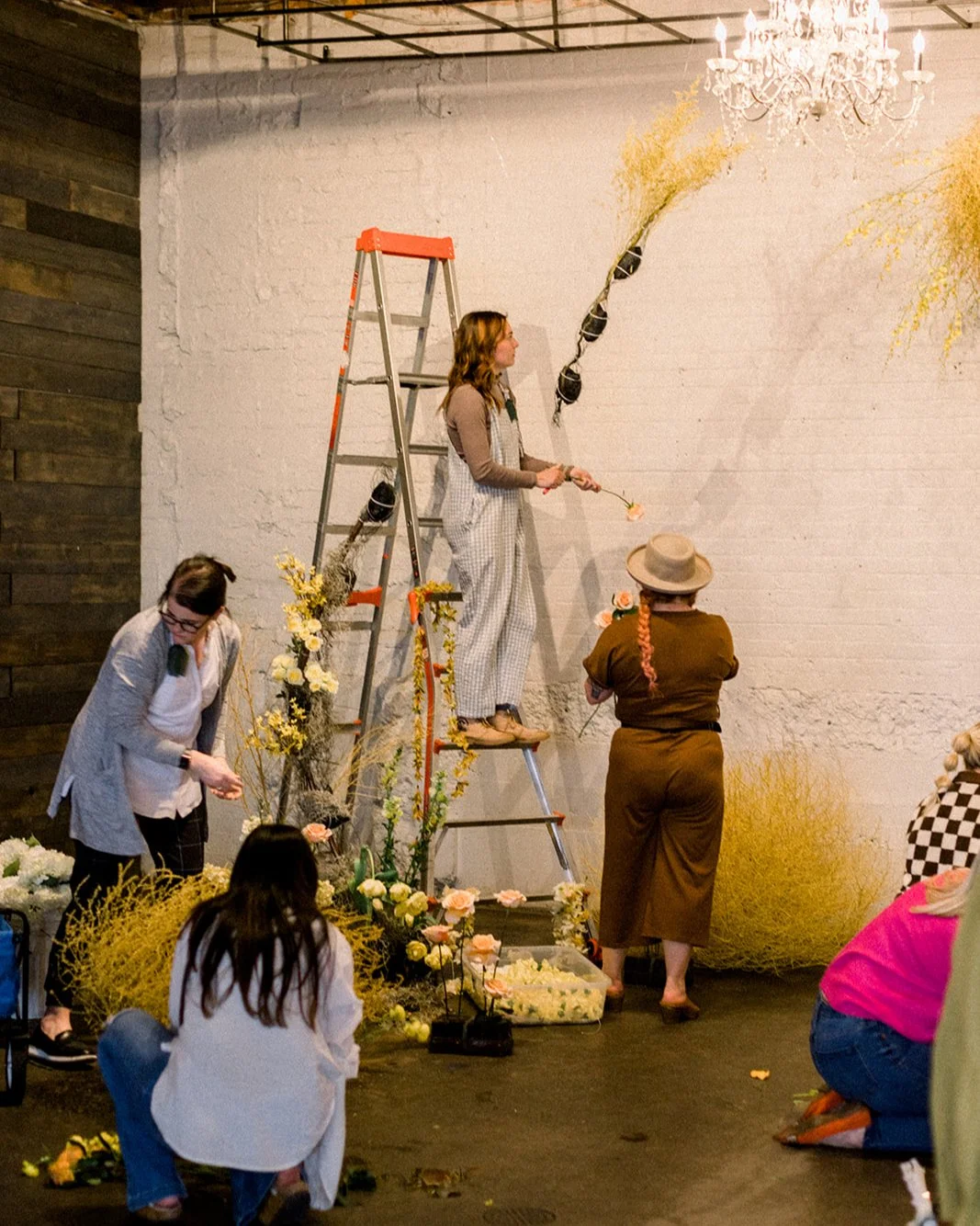 Lisa with @laceandlilies created a unique ceremony area that was turned into a selfie/lounge area. Being able to repurpose designs is something florists should be offering to their couples - why let those beautiful ceremony flowers go to waste? Let's