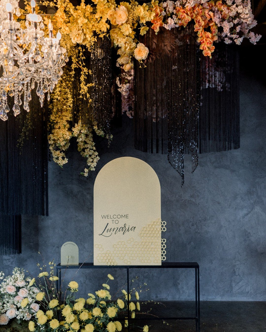 A dew detail shots from the previous Lunaria workshop in 2023.

Photos @dianacoulter_
Design in Photo 1 @lushaevents
Design in Photo 2 &amp; 3 by @laceandlilies
Design in Photo 4 @southercharm_co_tx
Venue @mossdenver 
Chandles @chandlerie_

#floralwo