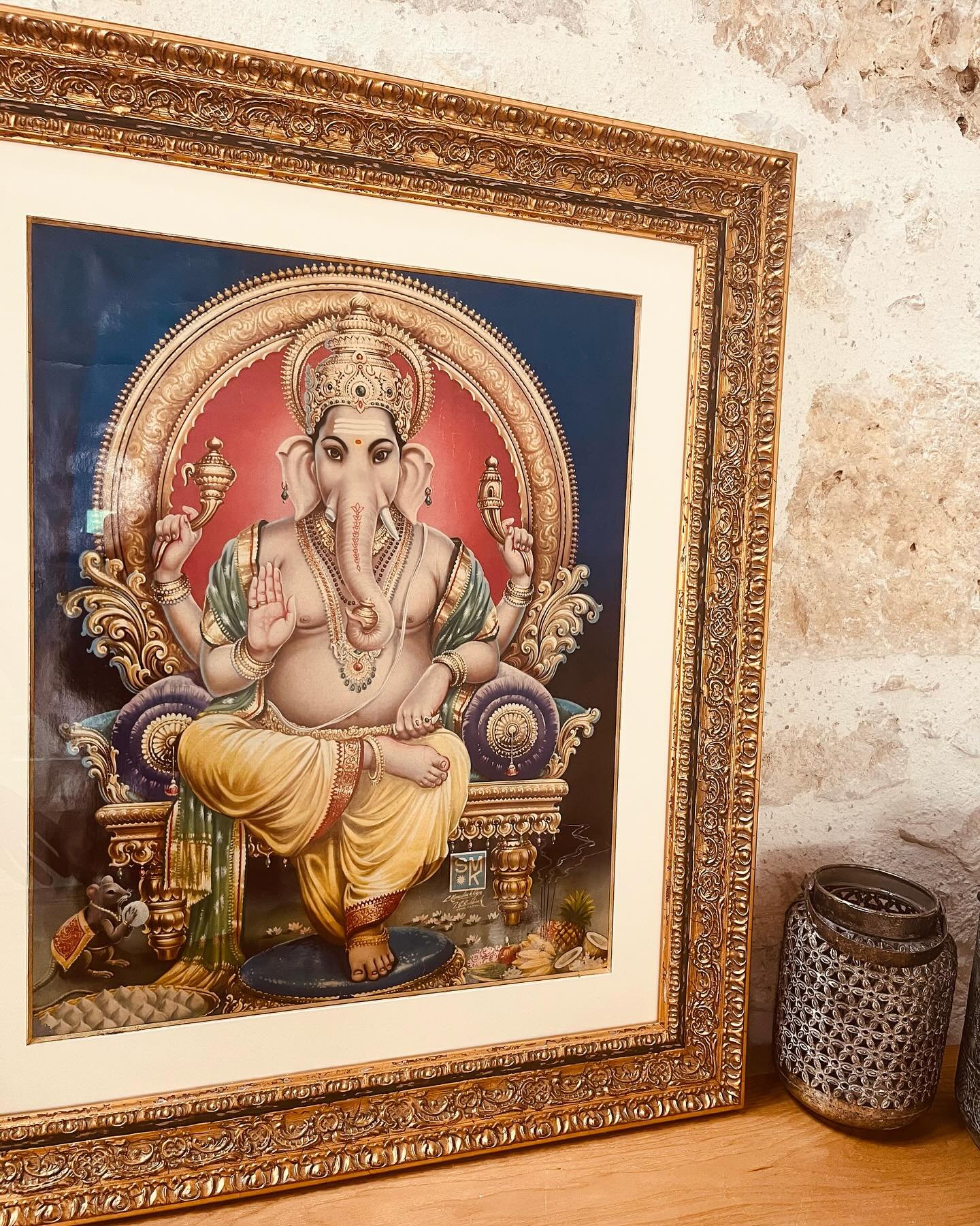 A bit of love from India that will be added to the walls of the Shala today ❤️