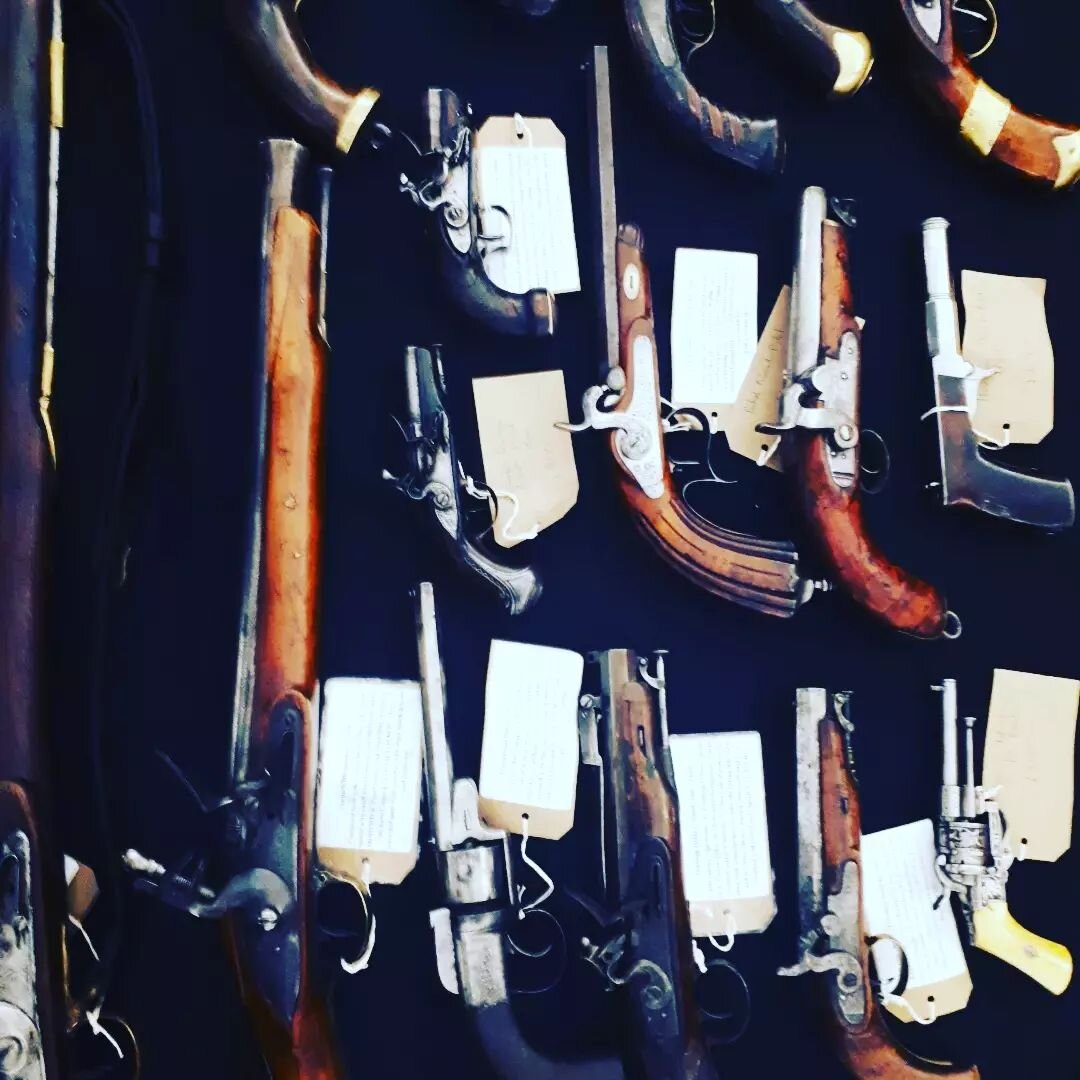 Some more images from the table at Birmingham. Please get in touch if you have any questions: 
lambert.antiques@outlook.com 

#sword #sabre #spadroon #gun #pistol #flintlock #rapier #smallsword #antiques #antiquedealersofinstagram #history #militaria