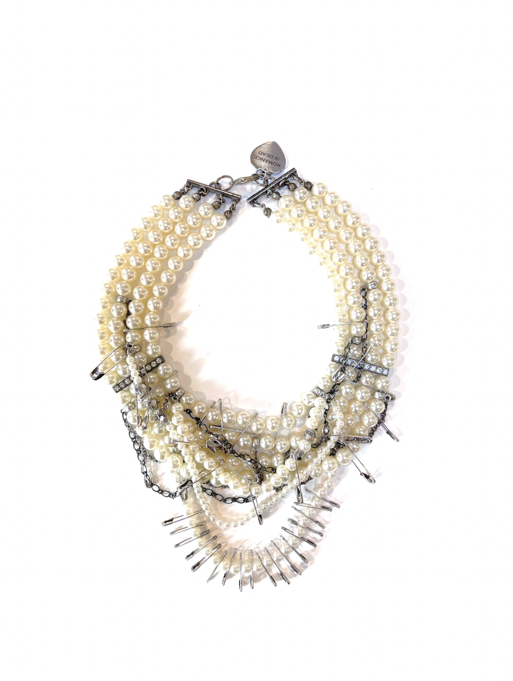 PUNK  PEARL CHOKER