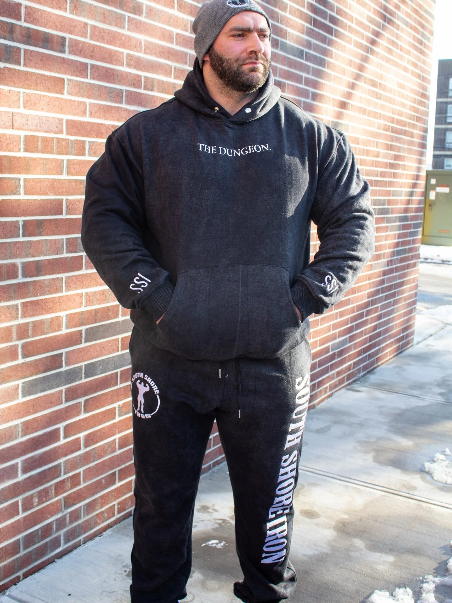 SSI Dungeon sweats now restocked in our pro shop!
All pre paid / pre orders are behind the counter 
Thank you all for the support 💪🙏