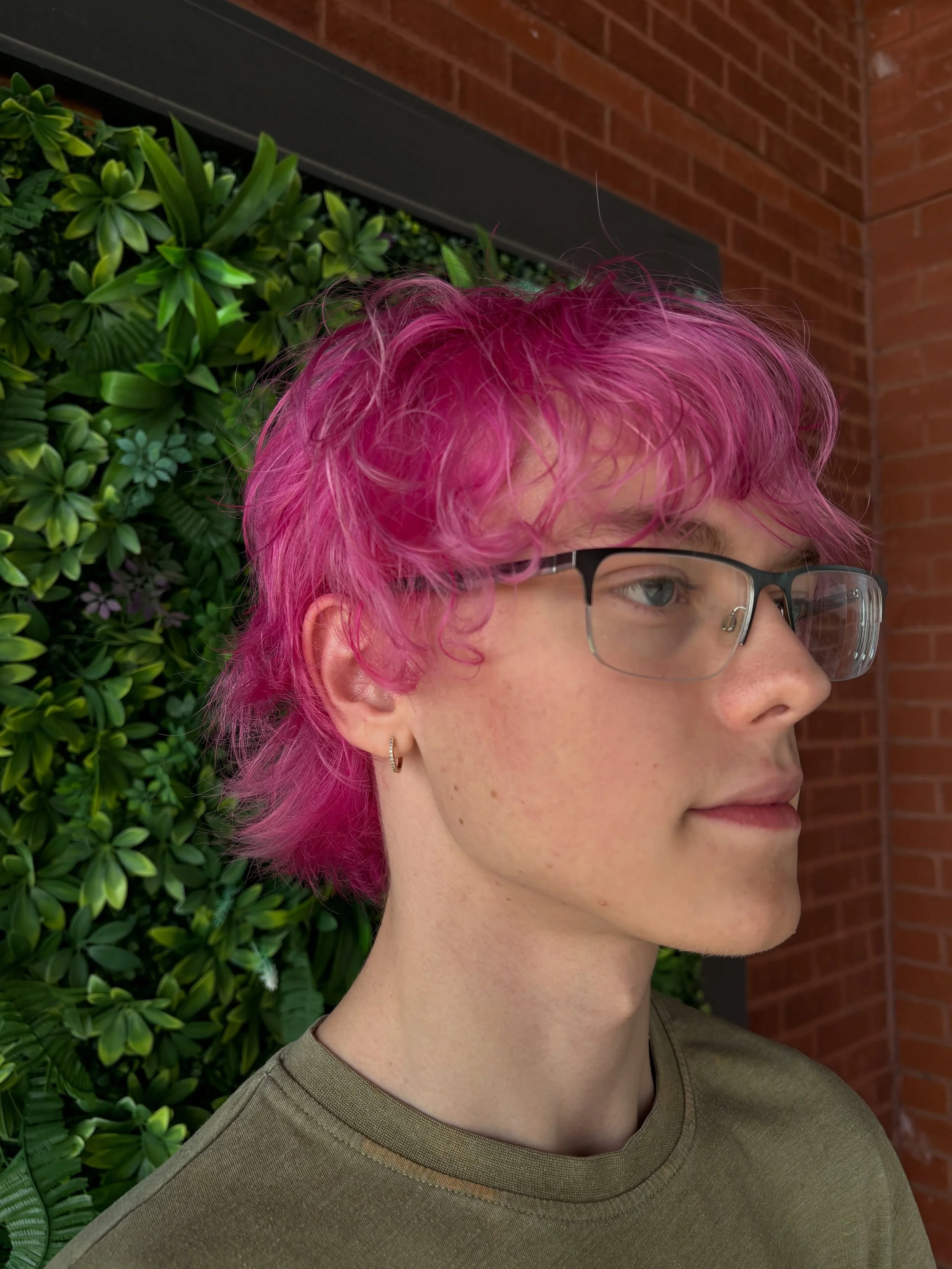 Pink 👊💥💕

Cut+color by @hairby.bellastar 

#misfitconcepts