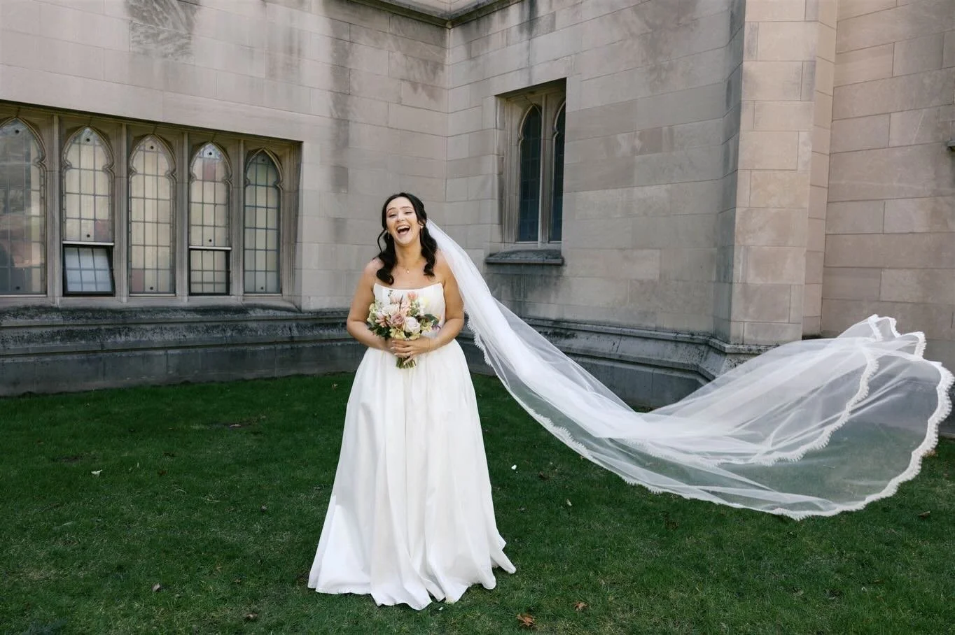 My advice to you? Let the veil do its thing. I promise you that there is literal magic within that piece of fabric. ✨🪄