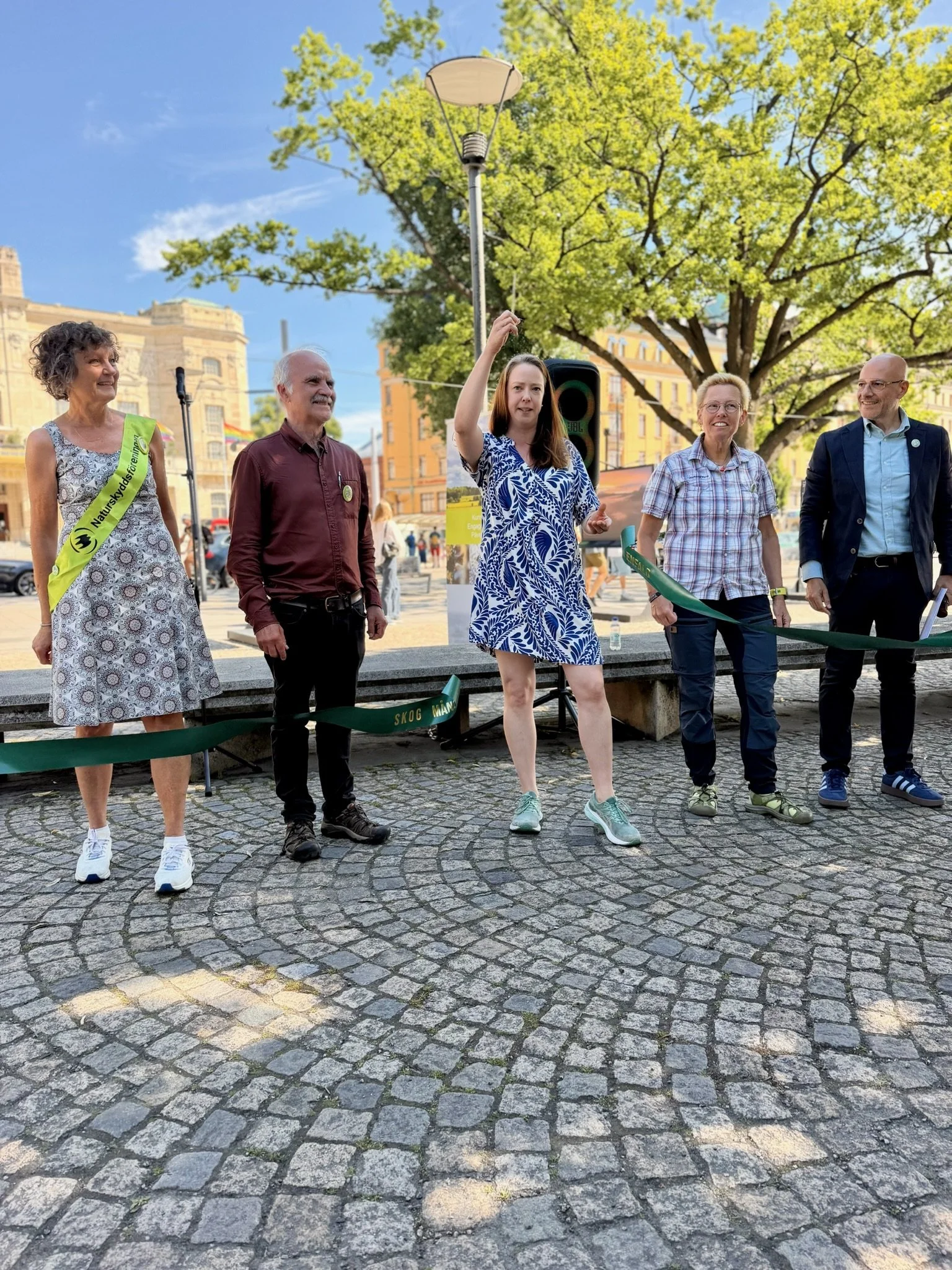 Invigning Stockholm, bandklippning, från vänster till höger: Caroline Ford (ordförande, Naturskyddsföreningen Stockholms Län), Stig-Olof Holm (skogsforskare och ordförande Naturskyddsföreningen Västerbotten), Åsa Lindhagen (miljö- och klimatborgarråd