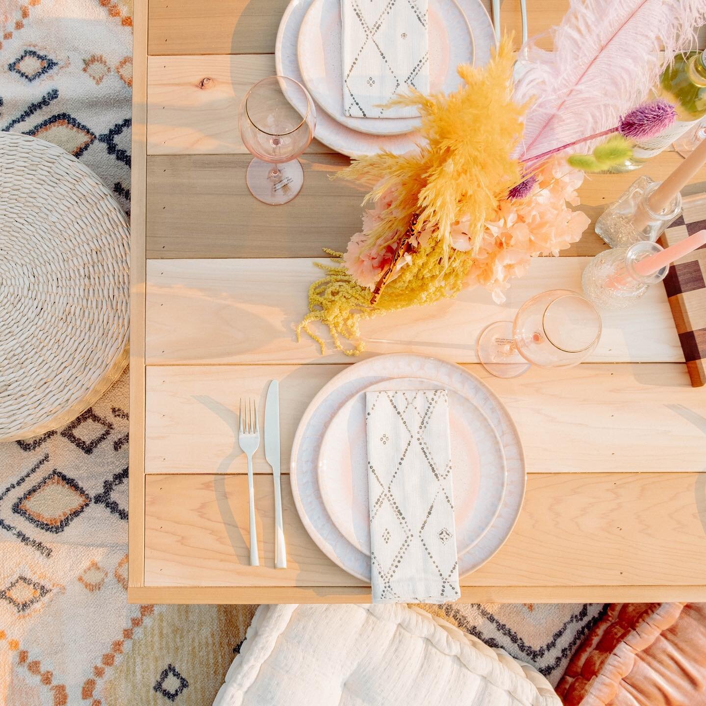 We can&rsquo;t wait to show you all of our different picnic designs this summer, customizable to any colour scheme of your choosing ♡

#vancouvereventplanner #vancouverevents #popuppicnics #eventplanner #supportlocalbusiness #supportsmallbusiness #su