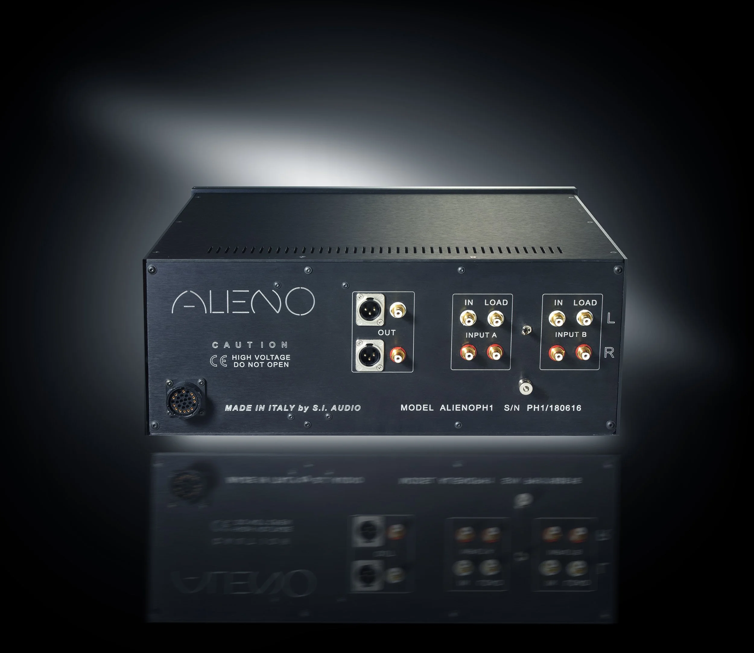 Alieno Phono Preamplifier Rear View