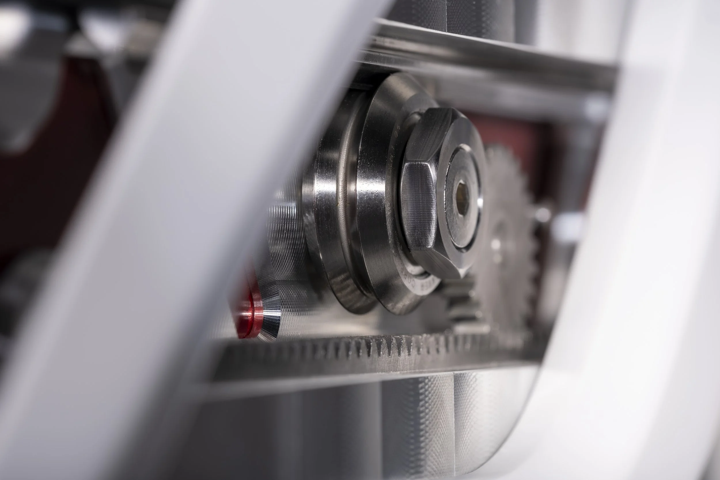 Autobiography Ethereal White V-Groove Track Roller.JPG