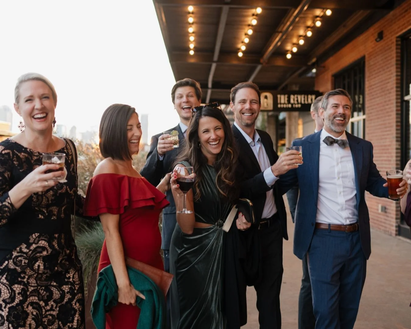 Golden hour &amp; good company.

We love seeing our space filled with laughter and toasts. The outdoor patio offers the perfect mix of industrial chic and that stunning Charlotte city backdrop. Cheers to the nights that turn into memories!

Venue: @t
