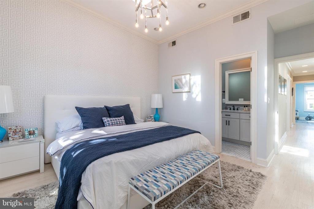 1132 Park St NE 17.jpeg