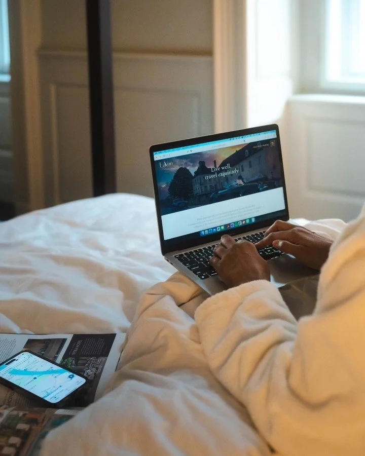 Everyone says yes to the trip...until it’s time to actually book.
If you’ve ever tried to plan a group trip, you know the drill.
One person wants luxury, one’s on a budget, one can’t commit until they “check with work.