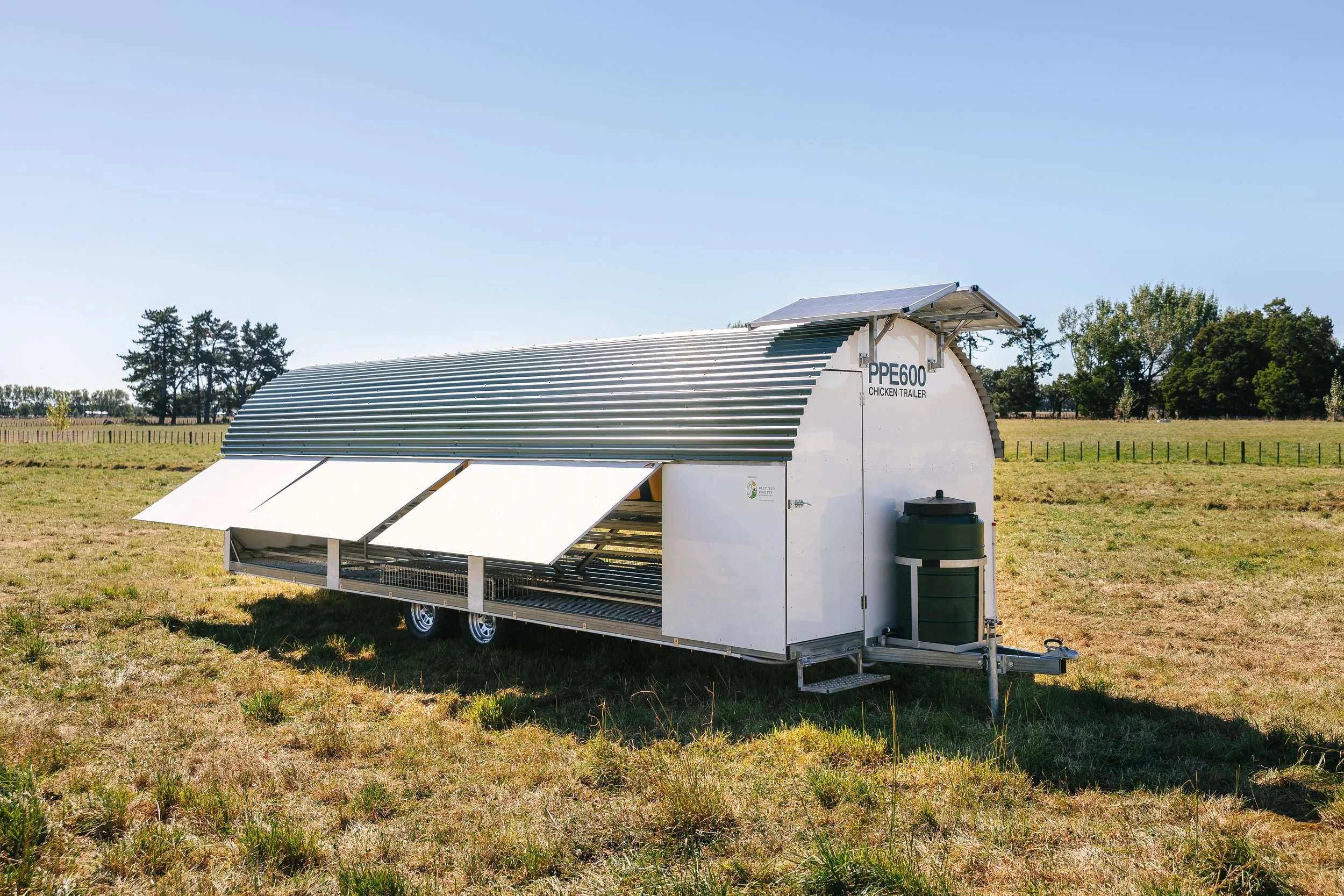 PPE600 Chicken Trailer Full shot doors open