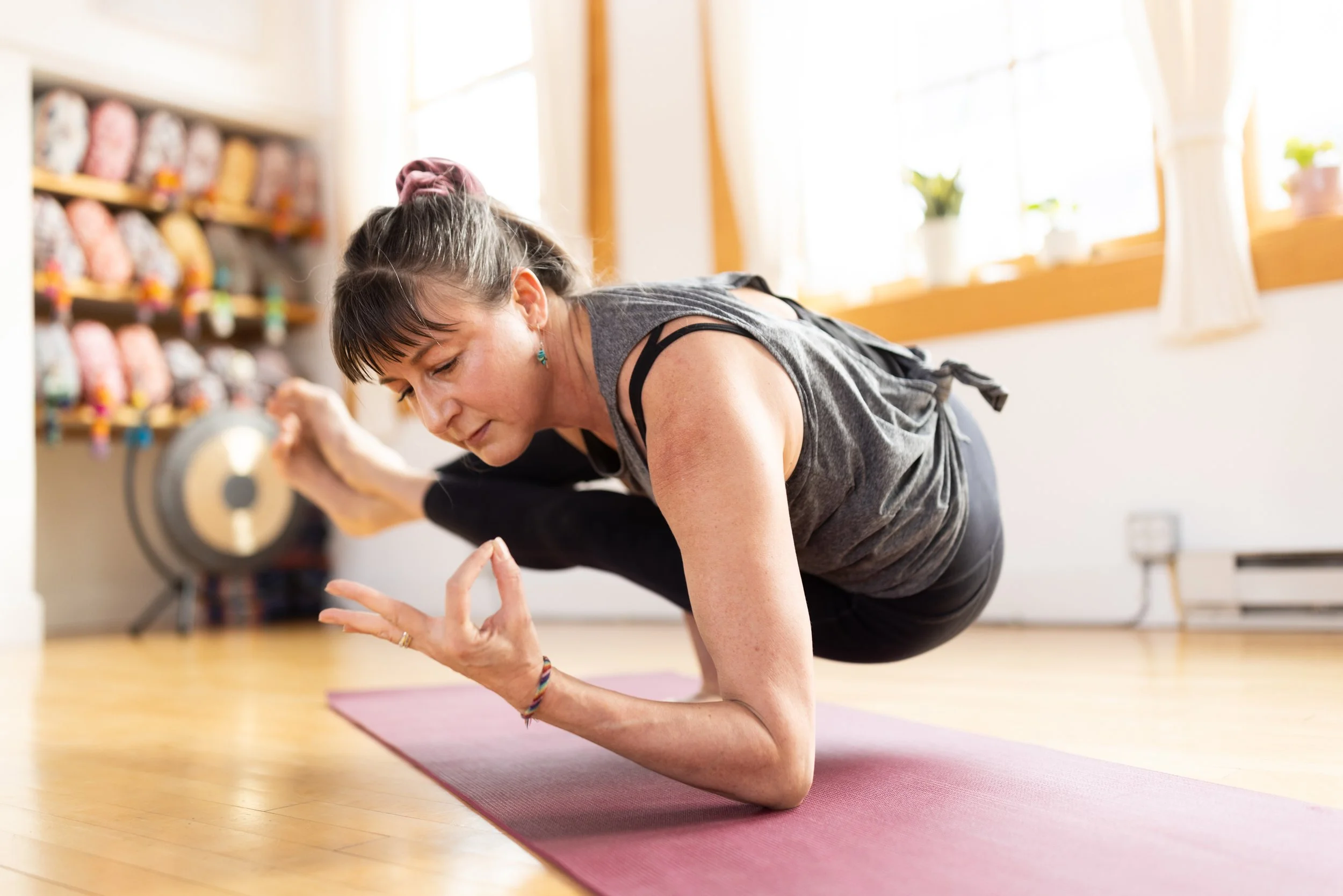 2025_HomeYoga_StudioShoot_6O8A0769_Samples.jpg