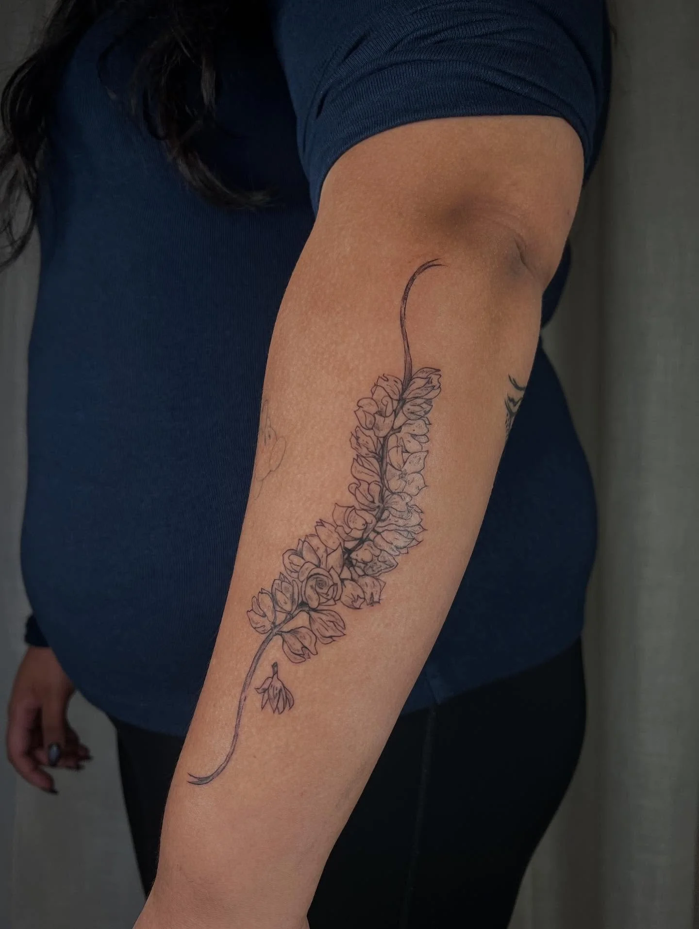 Alison !! One of my fav projects I&rsquo;ve gotten to work on in NY so far :,) Tysm for your trust and for chatting 🌟🫶🐛
-
-
-
-
#newyorktattoos #tattoos #queer femme fineline brookylntattoos bkj nyctattoo