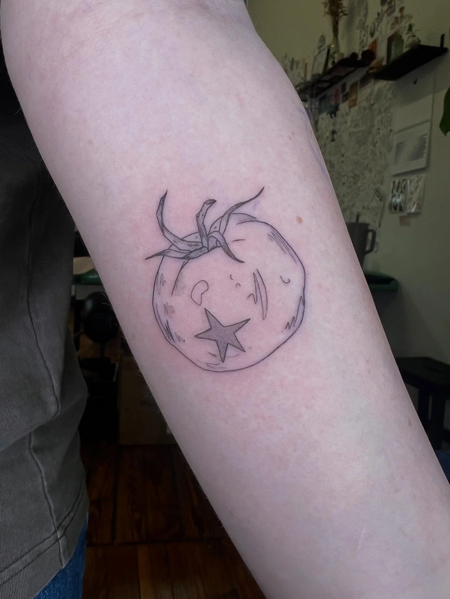 why no it is not a lemon 🍅🥫tysm Frances you are AWESOME! made w love @obsessed.collective 🌟
-
-
-
-
#nyctattoo #tattoos #queer #bkj #fineline