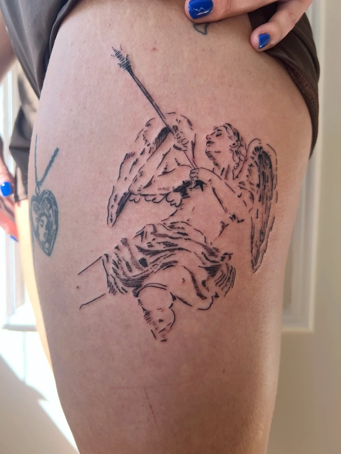 please also note @lavendertats amazing nails 💅 more BIG GUYS pretty pls 
-
-
-
-
#nyctattoo #tattoos #queer #bkj #fineline