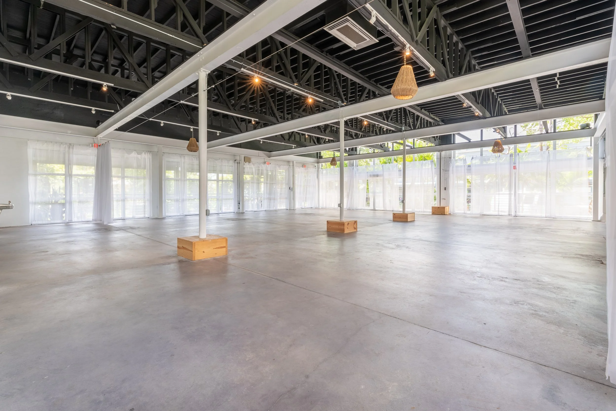 Glassbox_Empty_LR-2.jpg