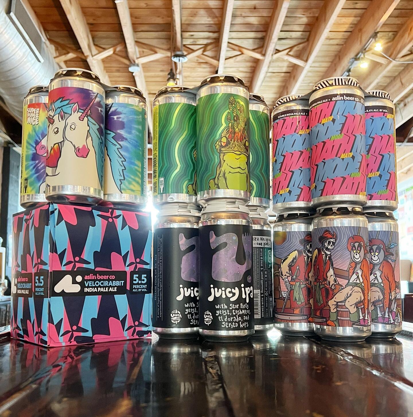 Friday&rsquo;s freshest beers are here for ya just in time for the weekend! 🍻
@aslinbeerco @midwoodclt @trippinganimalsbrewing