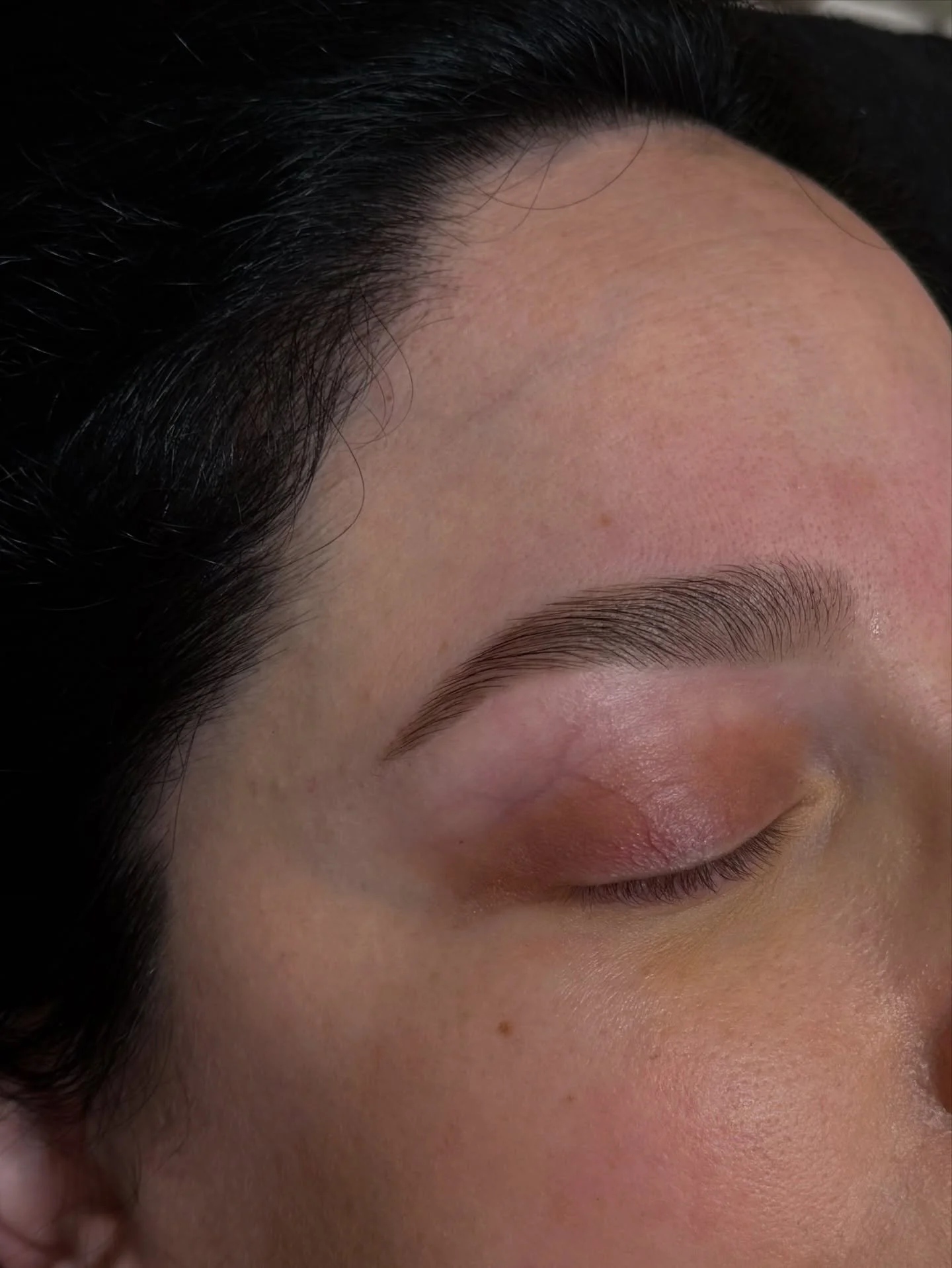 The power of fresh brows!😍 @skinbyoliviajane kills it every time 👏🏼 
Book your next brow appointment with Olivia or one of our amazing estheticians online or giving us a call. You&rsquo;ll be obsessed! 🤍