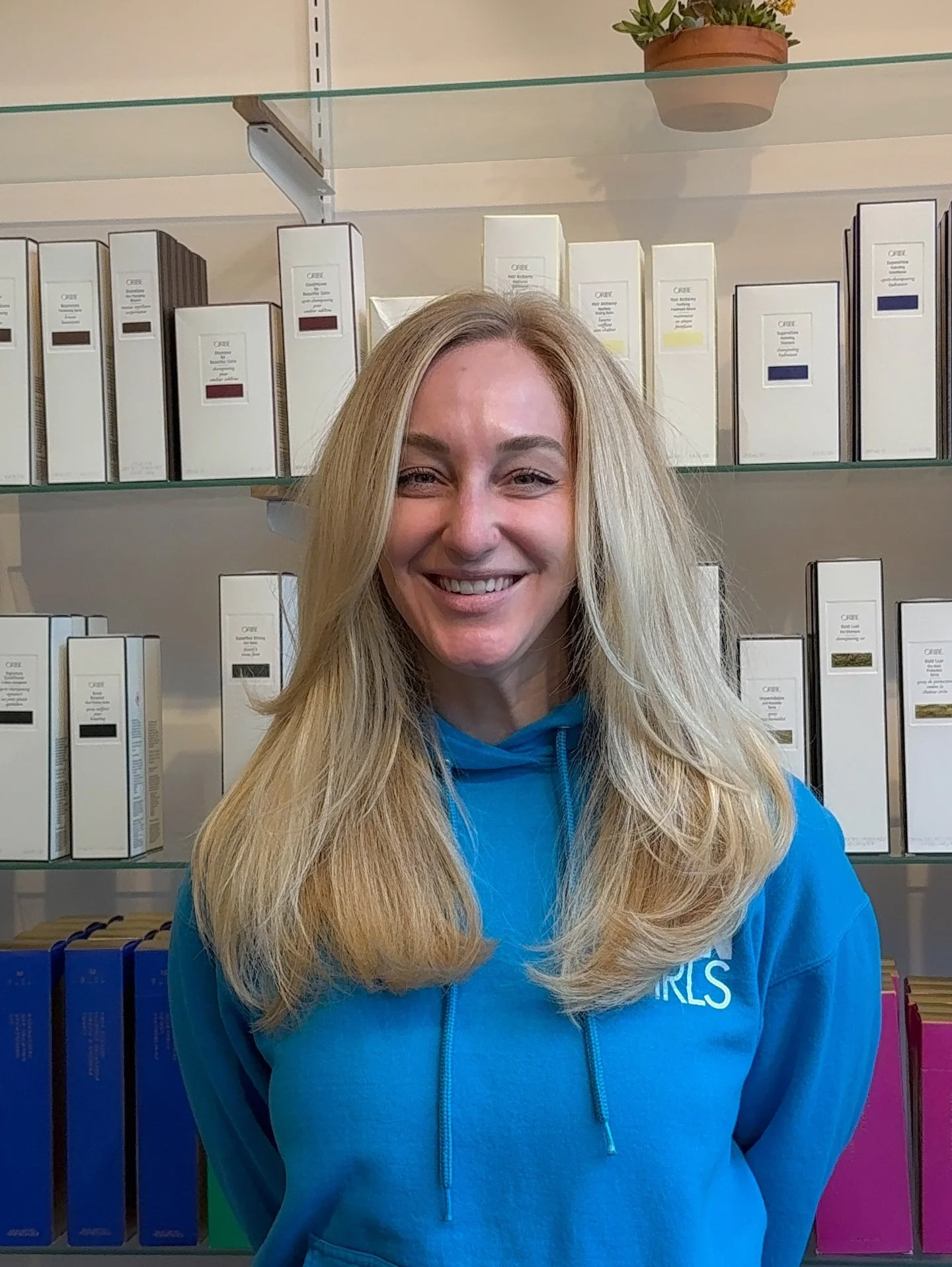 Haircut refresh for @jennykdwb 🤍 @ashleyjadehair always delivers! ✨💇&zwj;♀️

#hairstylist #hair #hairinspo #minneapolis #haussalon