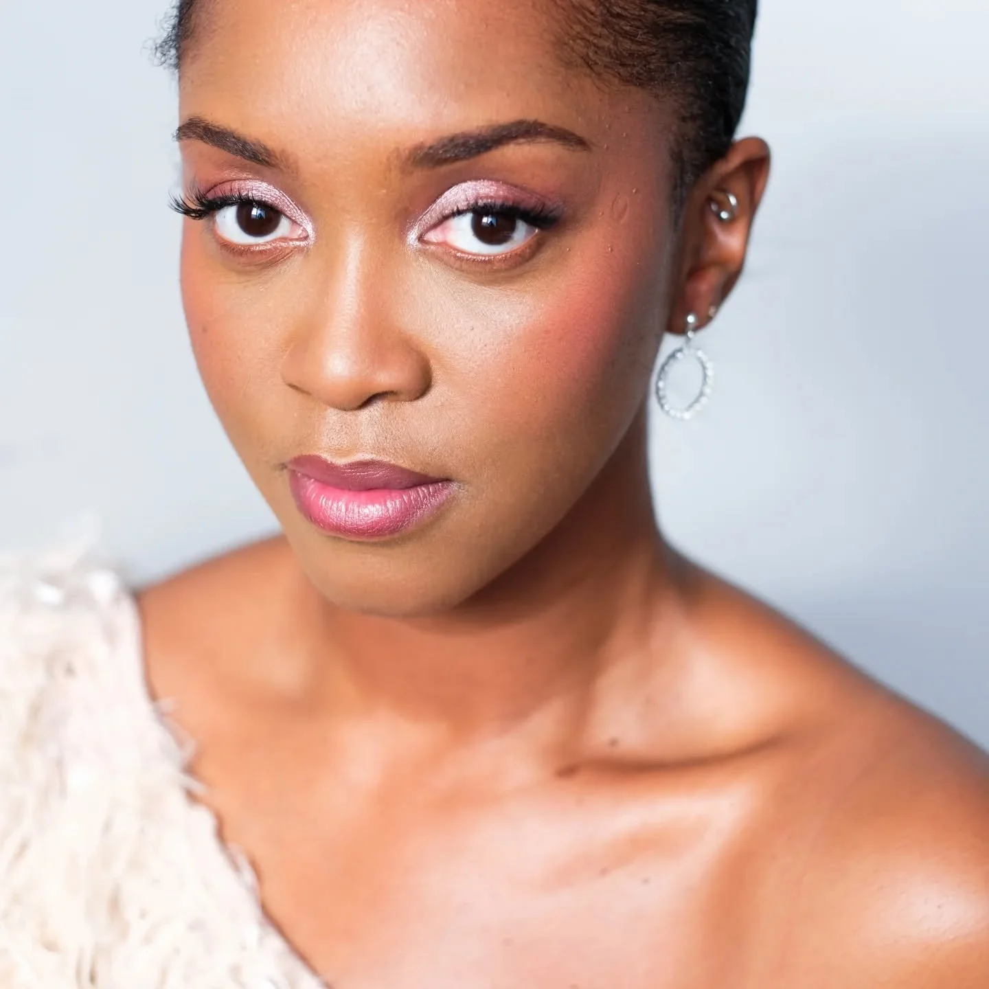 MEL
Mel has incredible skin. I used the lightest touch of foundation then creme blush that melts high into the temples. 
.
Zero filter, zero retouch.
.
@melicia_anne @melicia_bridal 
#weybridgemakeupartist @bluevanillabeauty @kerryandcamera