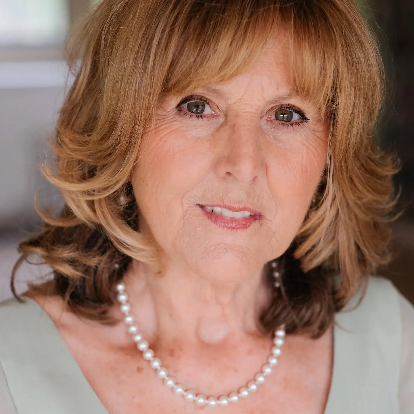 COLOURS TO WORK WITH YOUR NATURAL BEAUTY
my aim is to always enhance, not mask or change how you look.  This brings confidence to my clients and that's why I love my job.
.
#surreymakeupartist #bluevanillabeauty