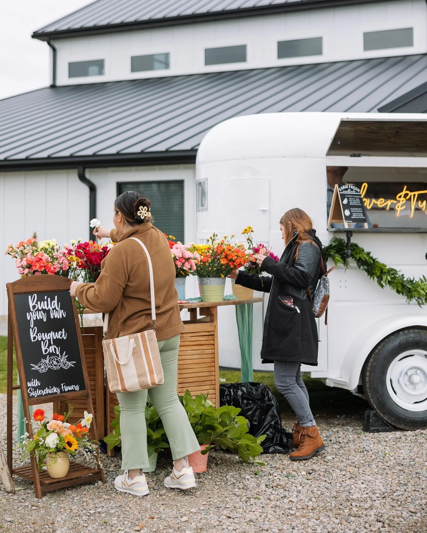 CT had the best time meeting everyone out @wildflowerridgeweddings Wedding Market. Thank you for everyone that stopped by and tried one of our Farm Fresh Mocktails. 🍹

Also, a big thank you to @sisterchicks.flowersandmore for partnering up with us t