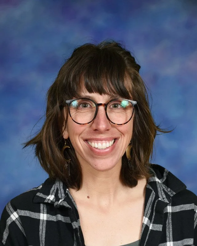 Allyson Bartling, Paraprofessional