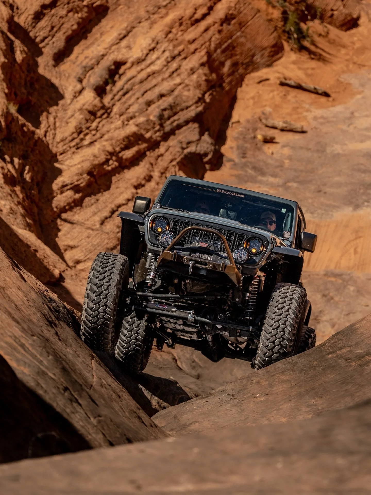 Running Hell&rsquo;s Gate with our @teraflexsuspension long arm Gladiator build.