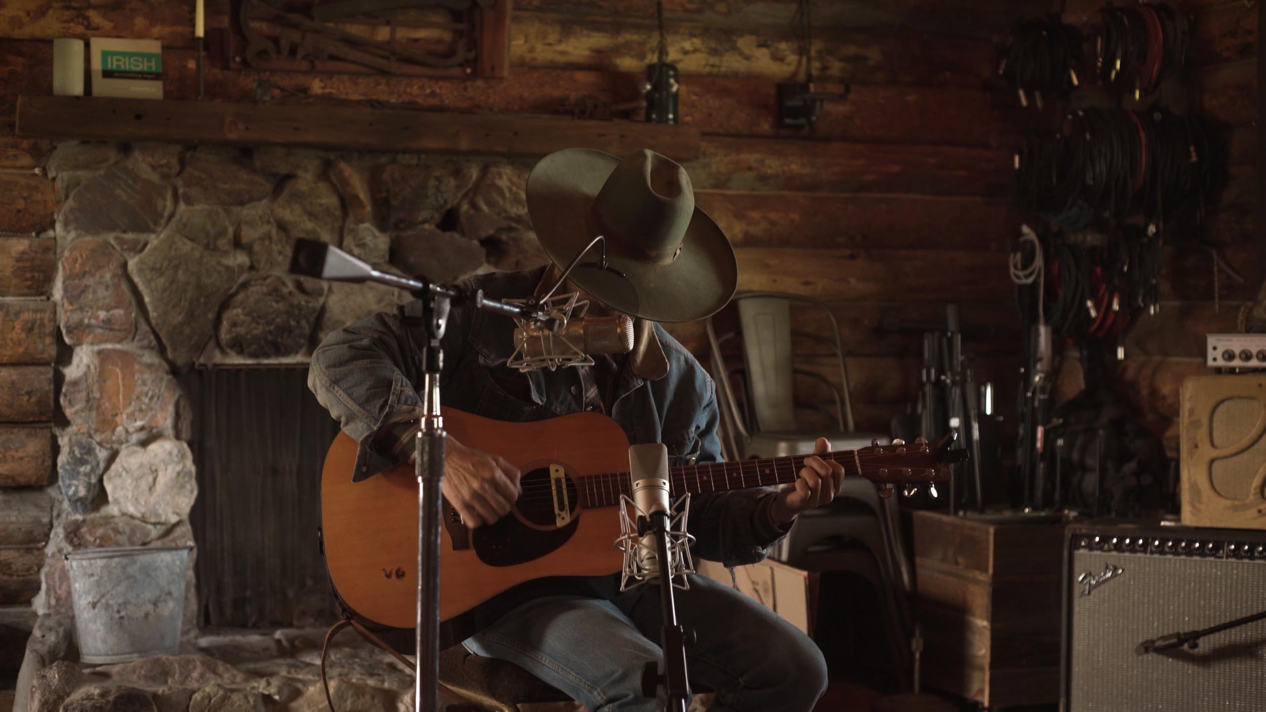 Ruru Norbury performing live for the Middle Ridge Studio Live Sessions. Microphones, acoustic guitar.