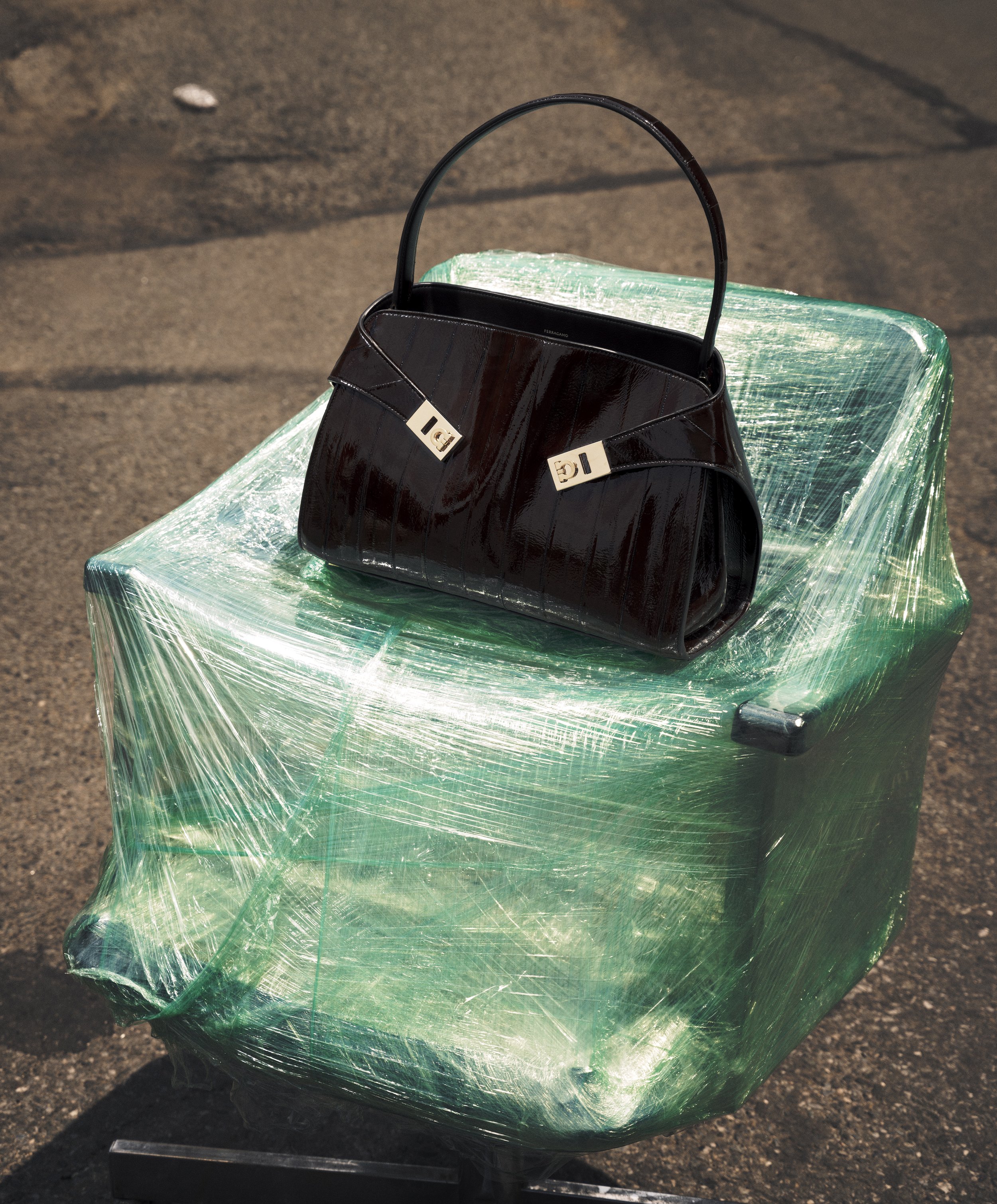 SHOT_08_FERRAGAMO_310_MAIN.jpg