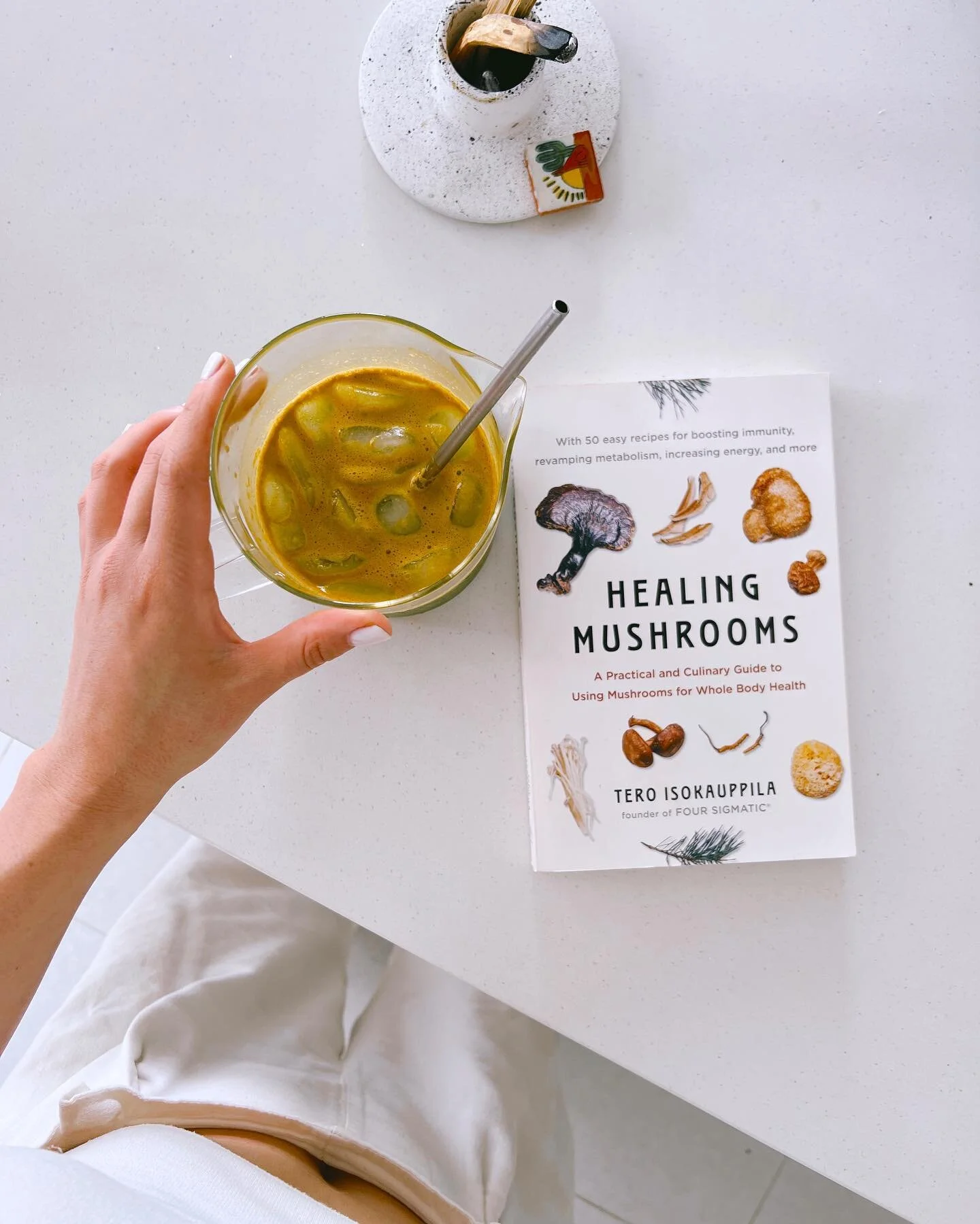 🤍🪞siento mucho agradecimiento.Por la vida y las personas y los procesos y sus cierres. Por las plantas. Por la naturaleza por ser espejo de tanto.