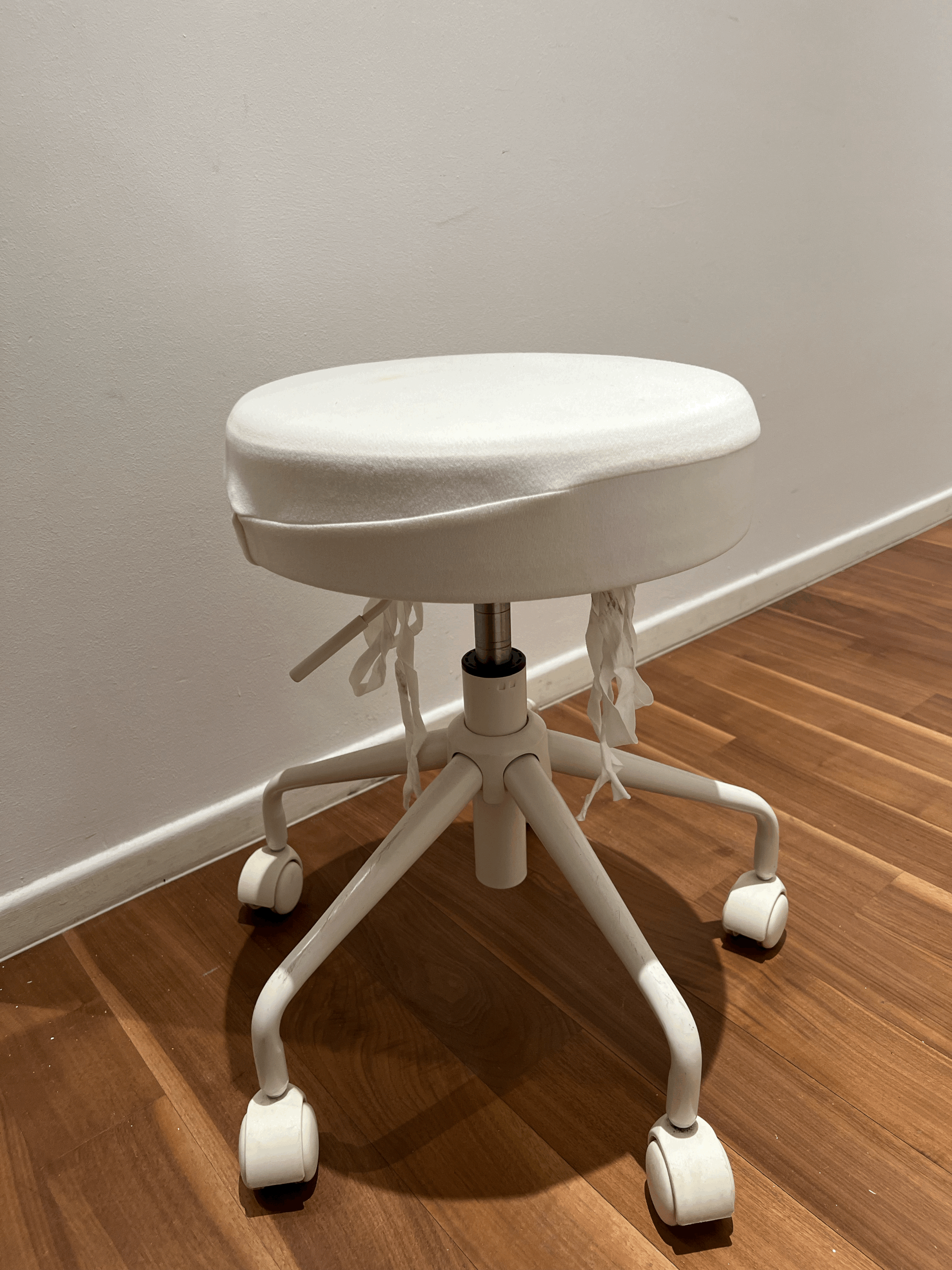 Adjustable Rolling Practitioner Stool