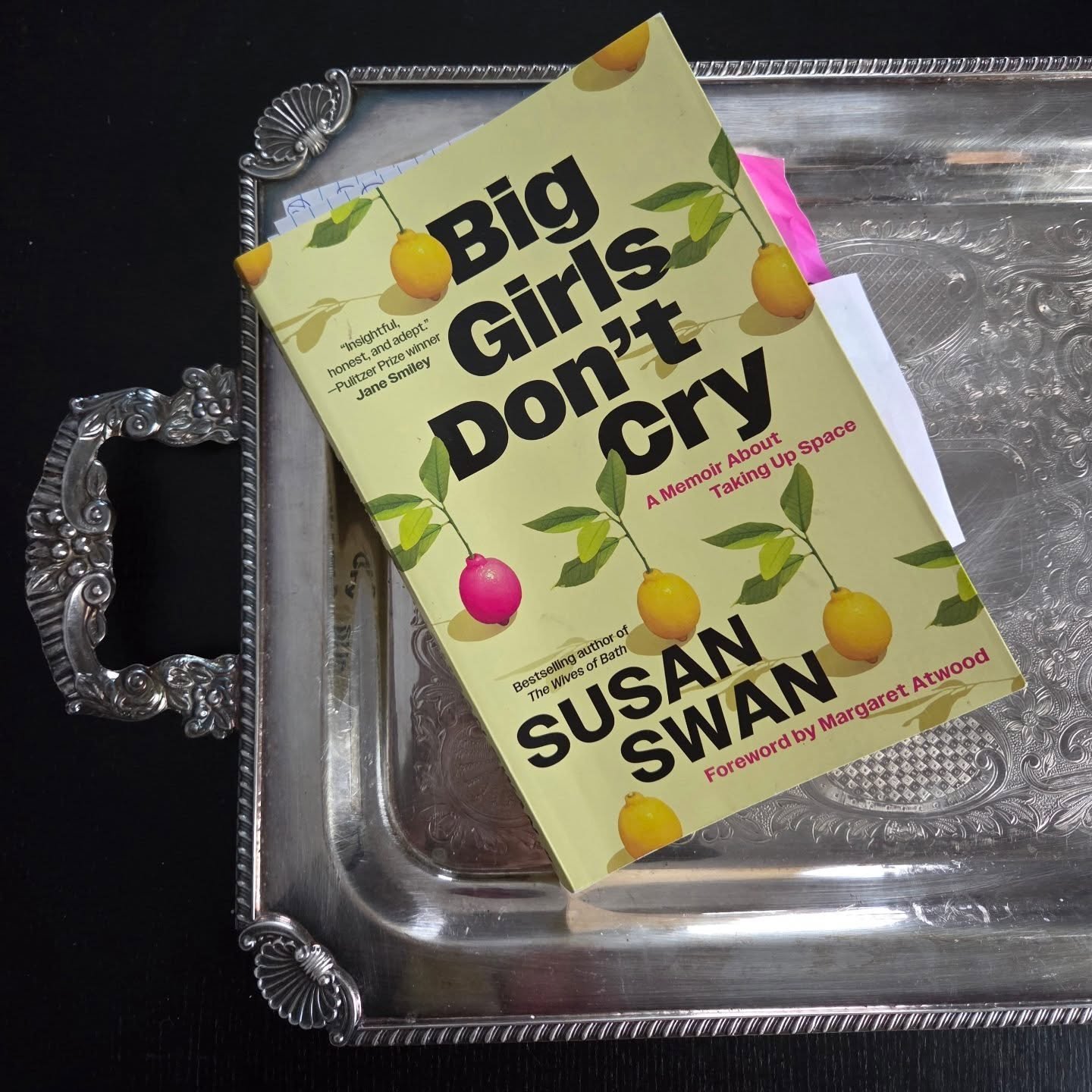 If you're searching for a #book for the #holidayseason - just for you or for someone else - look no further! Check out the #memoir by @biggestmodernwriter titled Big Girls Don't Cry (@harpercollinsca ) 

And check out her #interview for #GettingLitWi