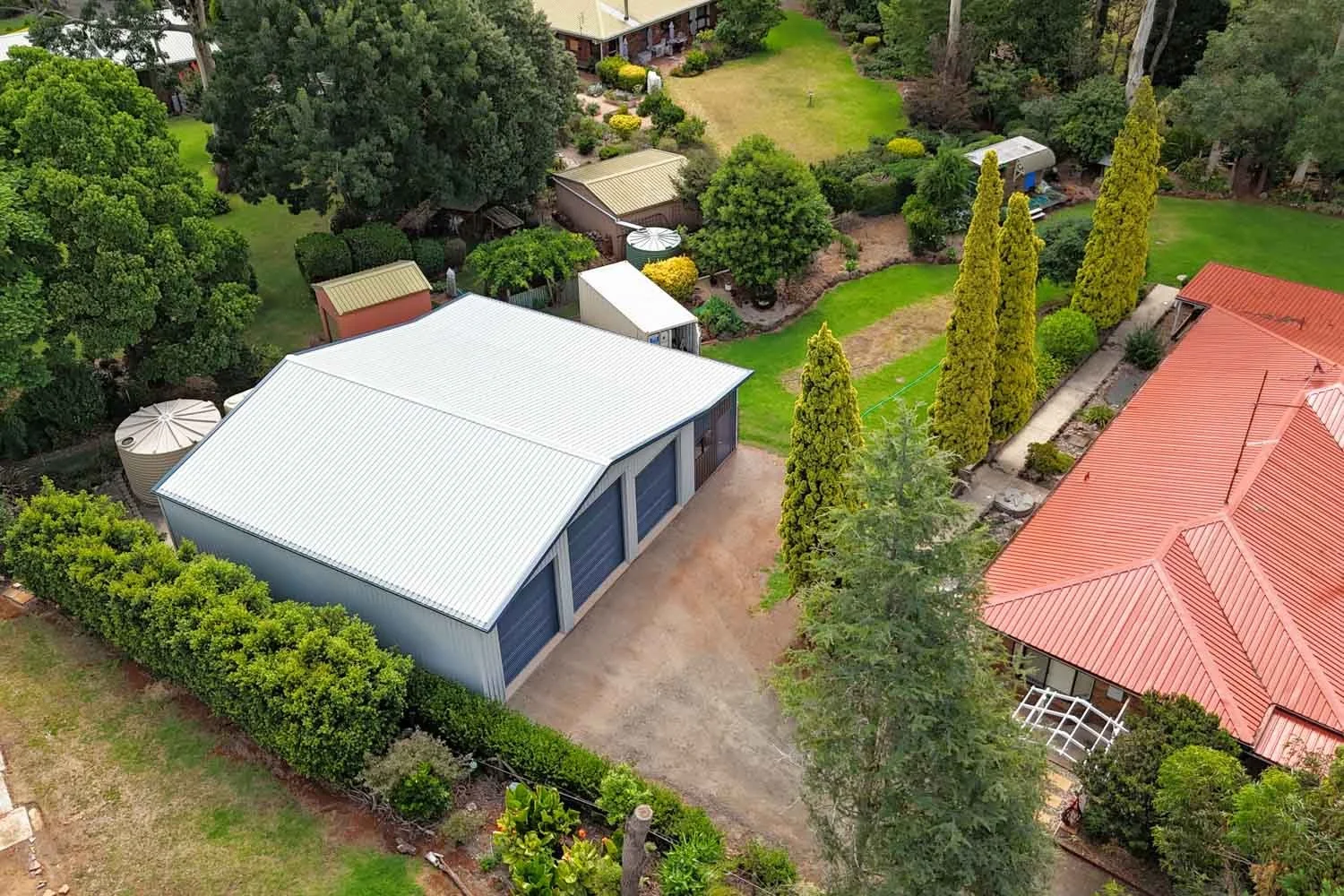 suburban workshop shed