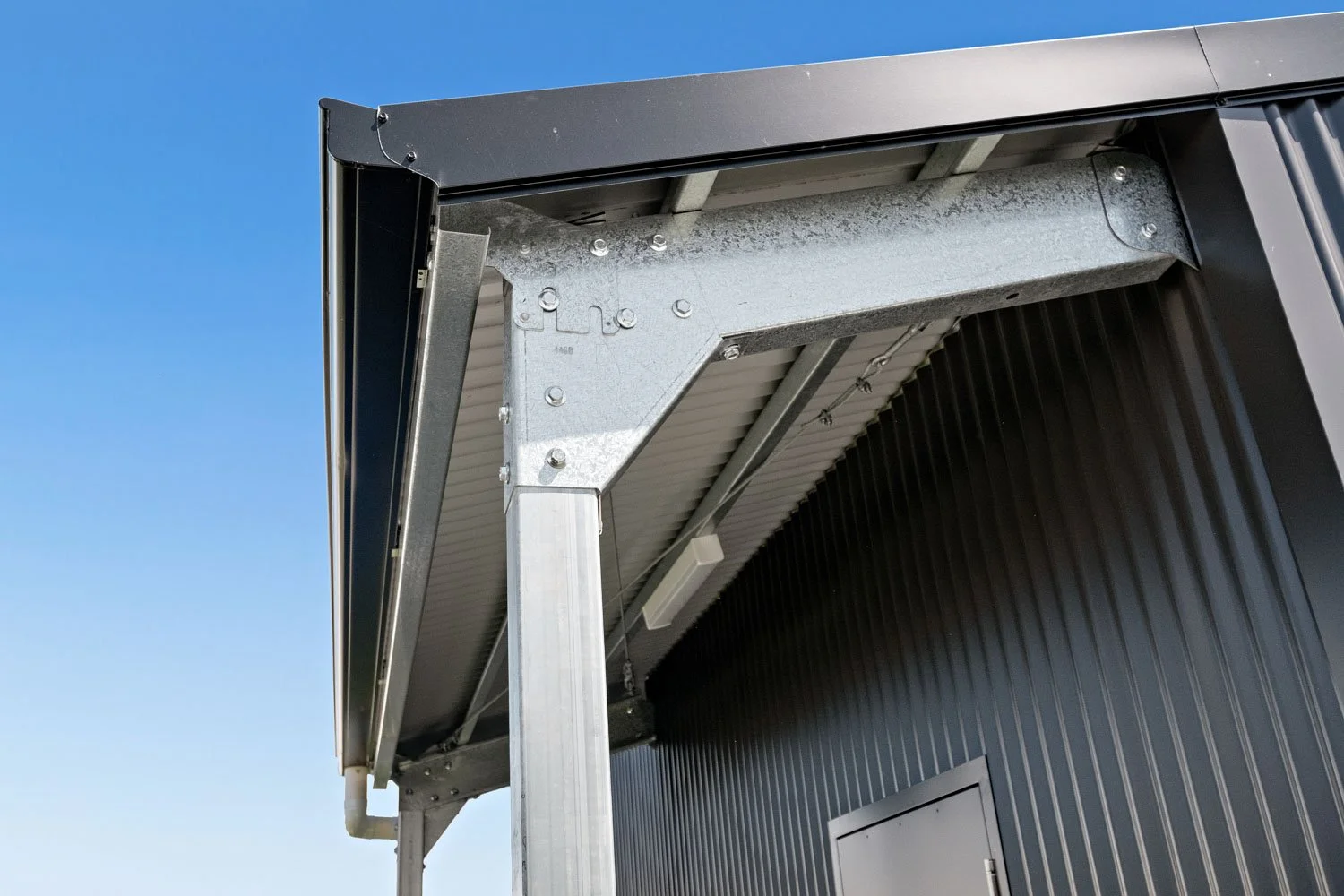 heavy duty shed bracket