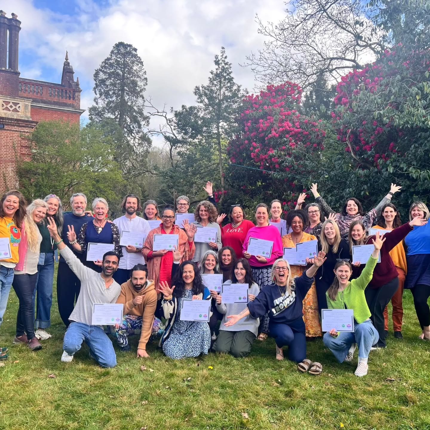 That&rsquo;s a wrap! 🎓
@sevendirectionsbreathwork Breathcamp graduation &ndash; Guants House, Devon, April 2025 🌿

Wow weee! Gosh, what an honour to be a support mentor on this powerful 10-month journey. Breathcamps are always special &mdash; but t
